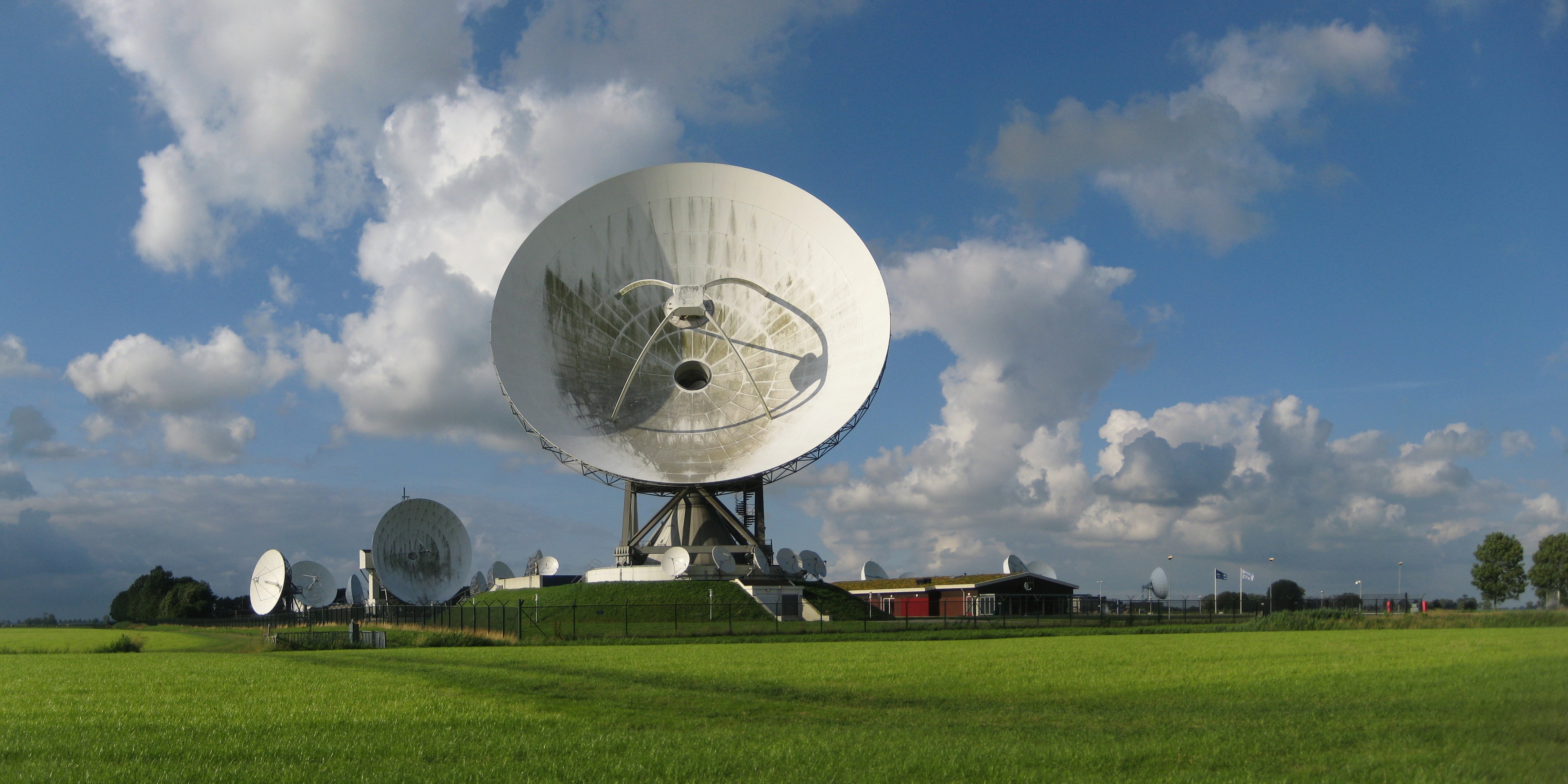 120715 Grondstation Nationale SIGINT Organisatie (NSO) Burum Fr NL