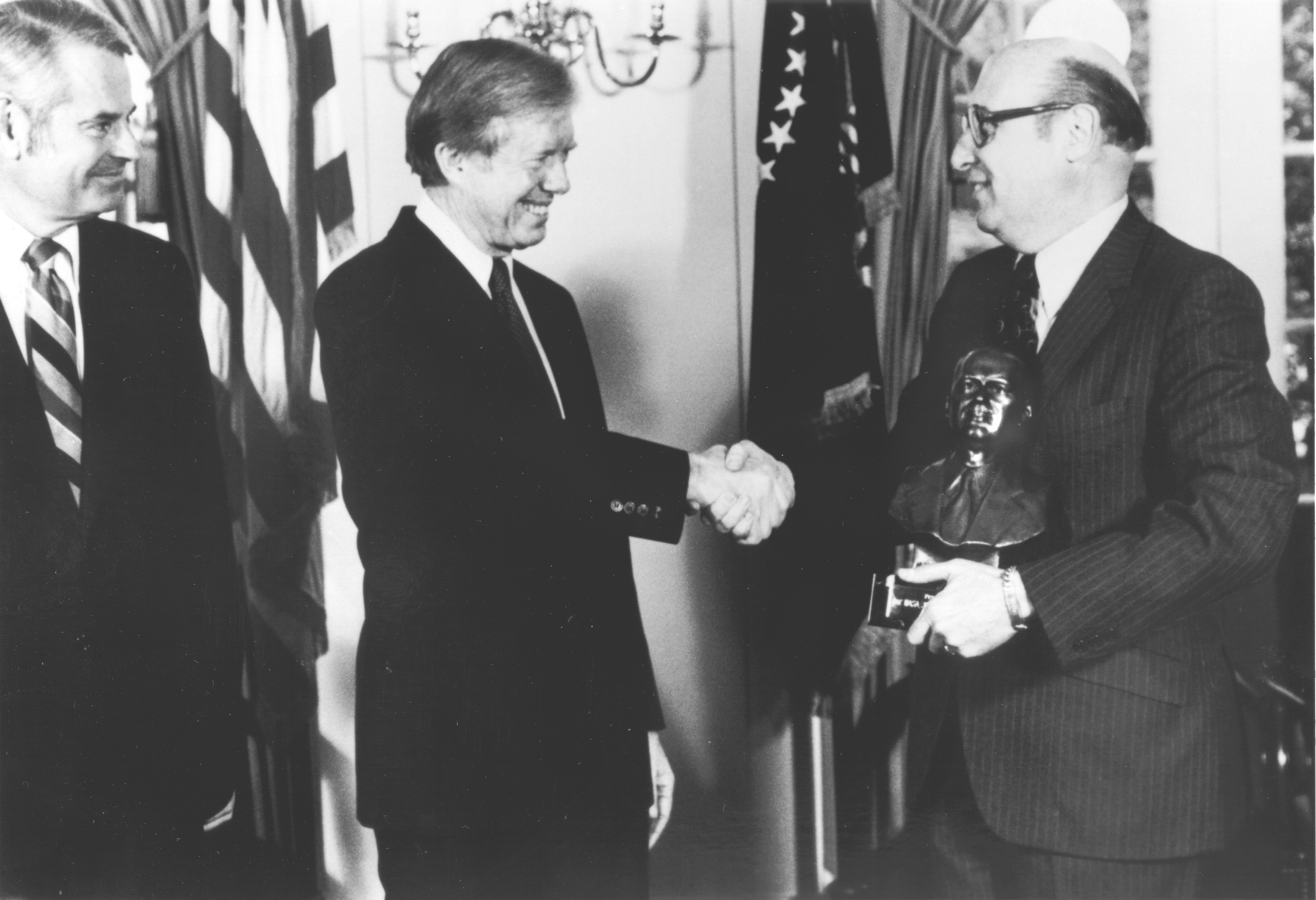 Frosch Awarded Goddard Memorial Trophy - GPN-2000-001676