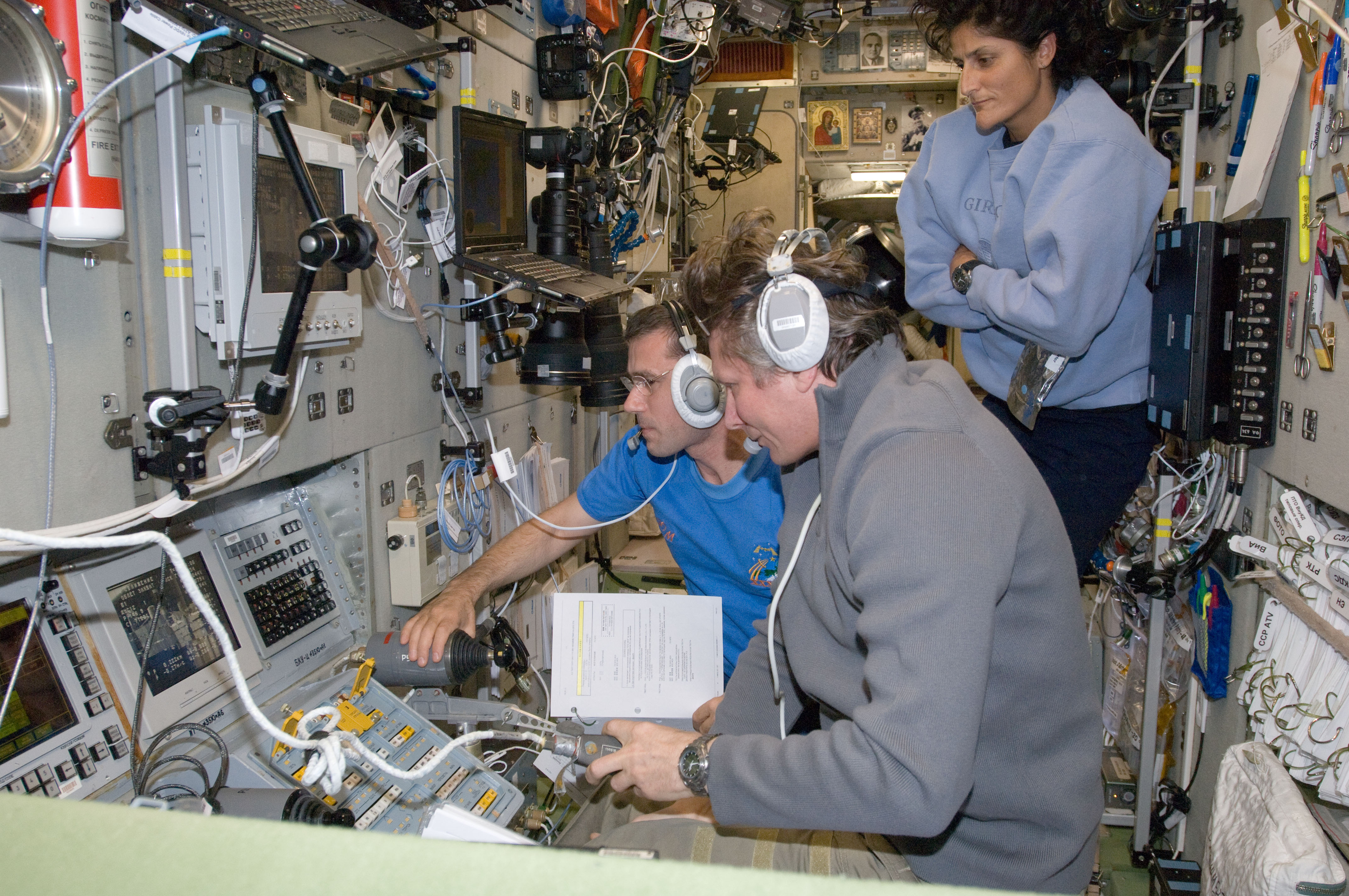 ISS-32 Progress M-15M manual TORU docking system controls