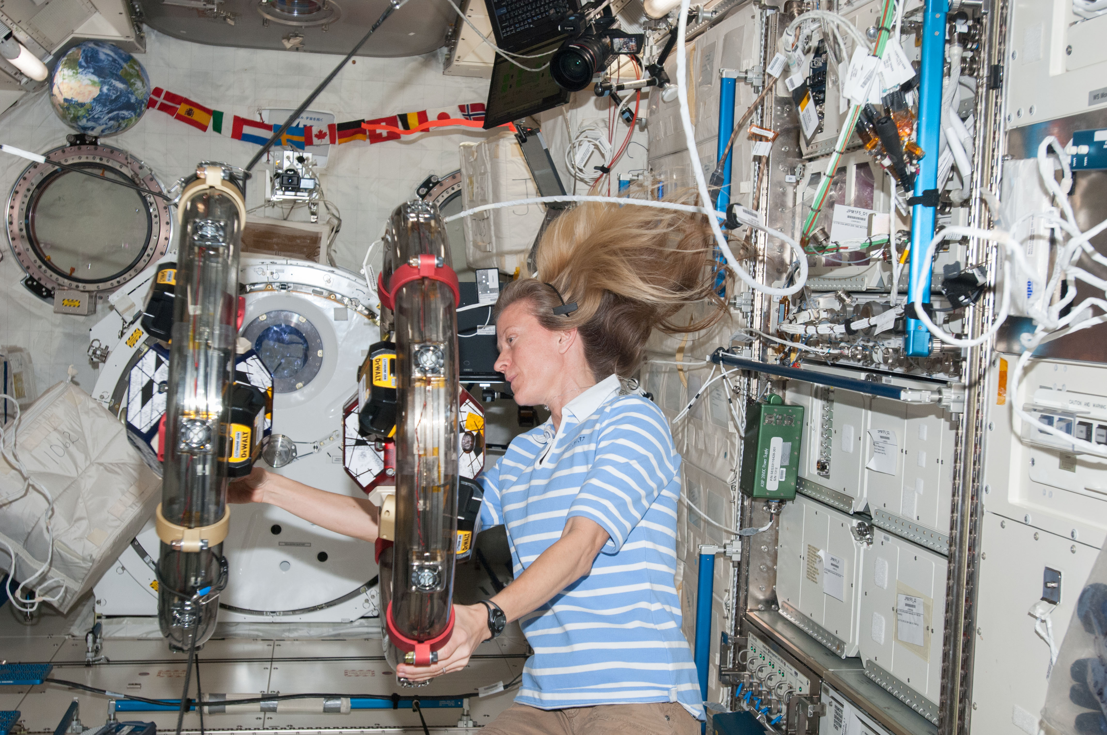 ISS-36 Karen Nyberg in the Kibo lab