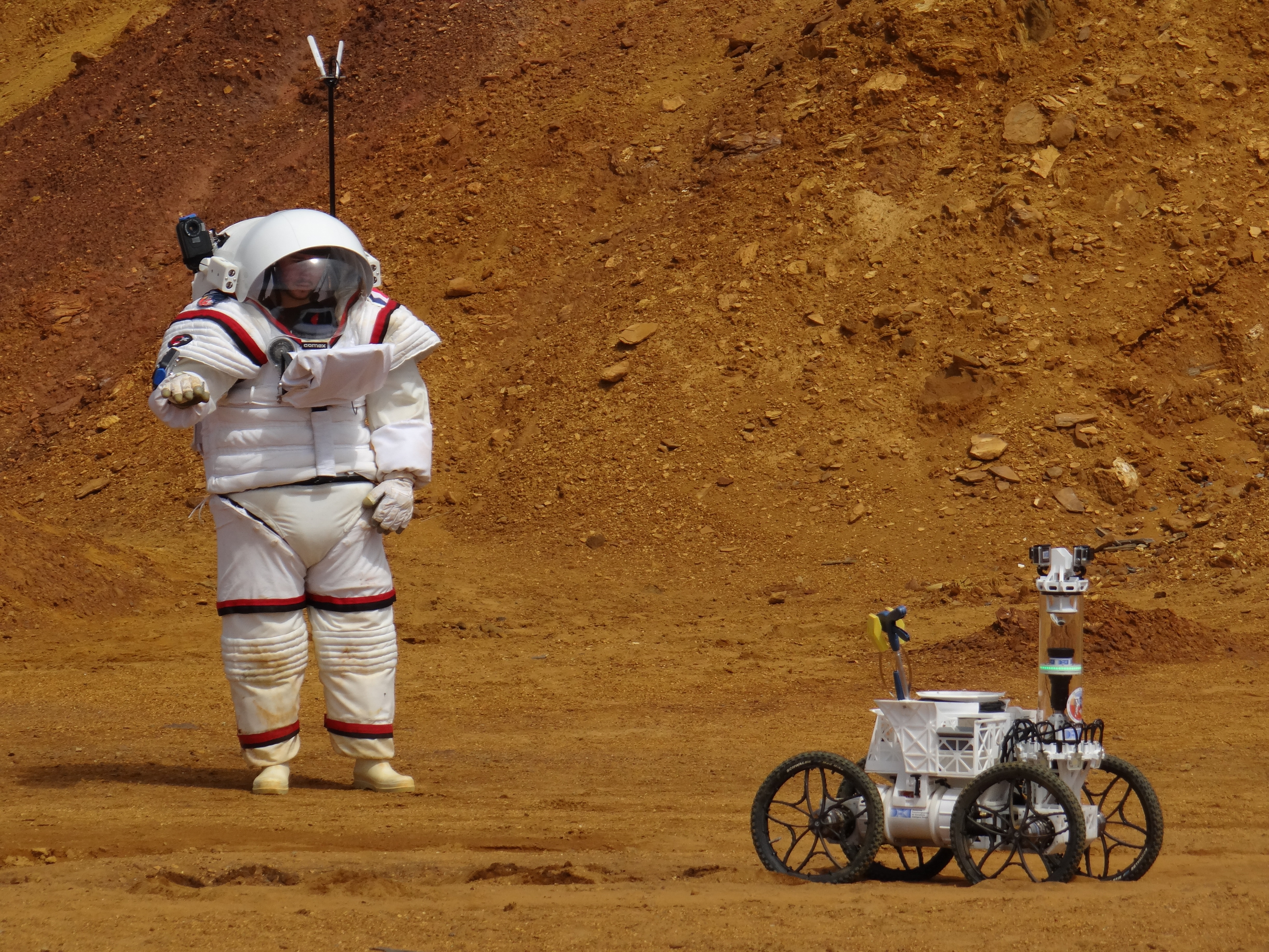 MOONWALK project astronaut - robot cooperation 2016-04-27 Rio Tinto