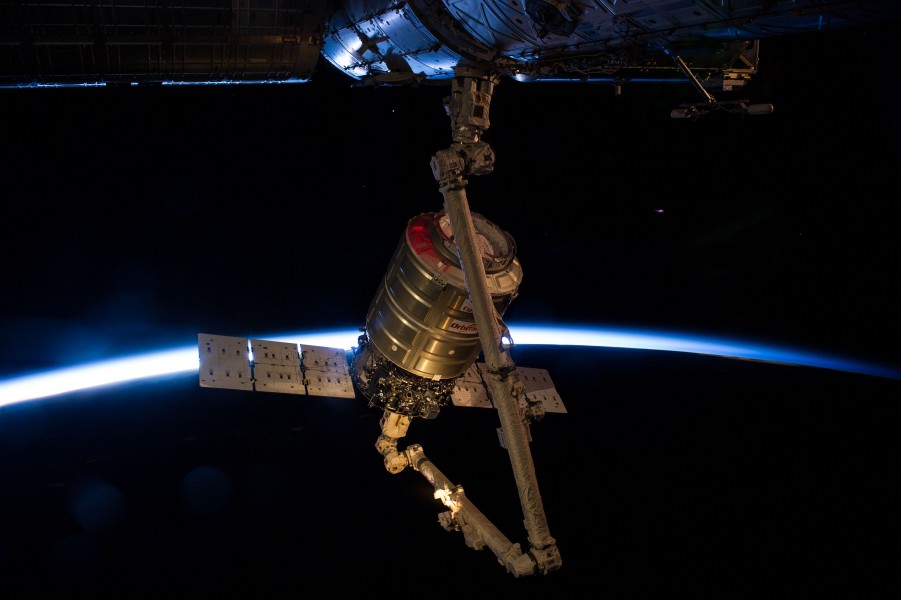 CRS Orb-2 Cygnus 3 S.S. Janice Voss grappled by Canadarm2 (ISS040-E-063769)