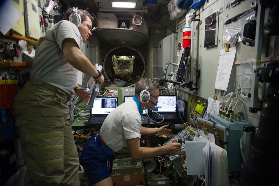 ISS-25 Oleg Skripochka and Alexander Kaleri at TORU