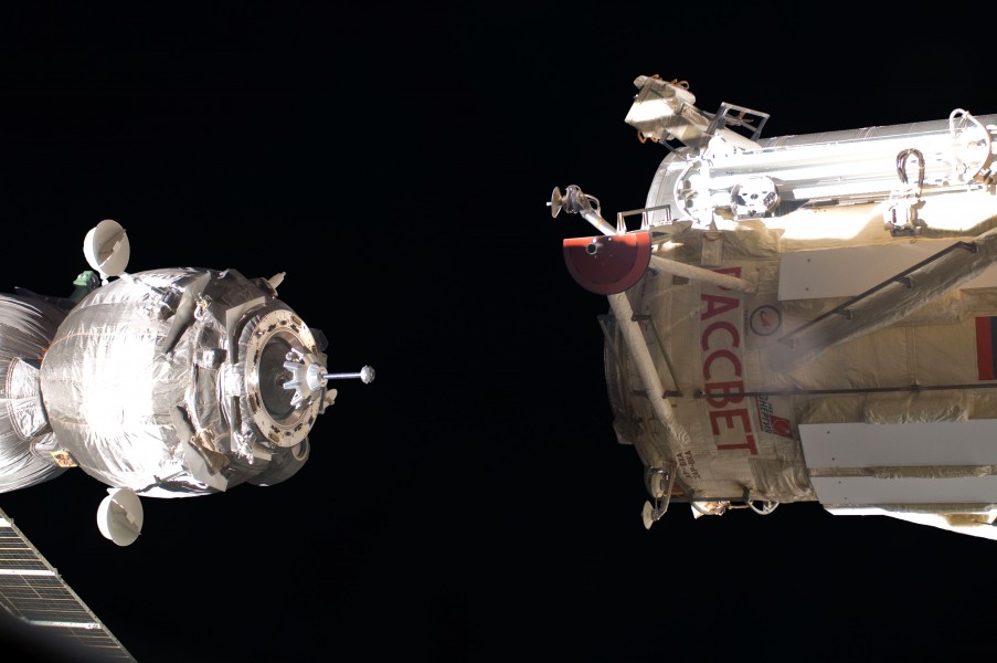 Soyuz TMA-03M docking