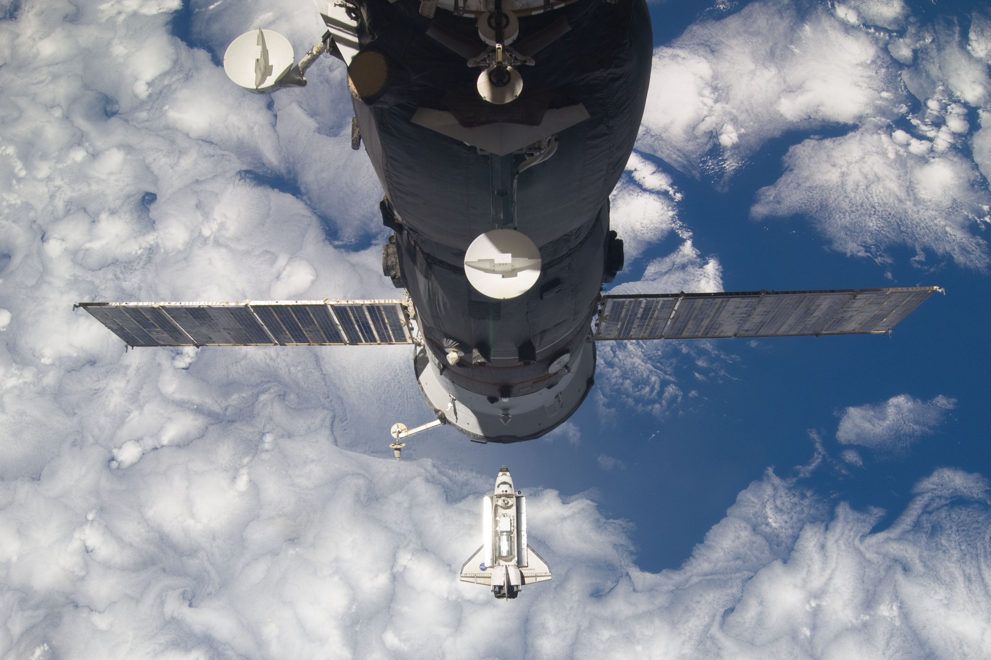 STS-133 Discovery approaches the ISS