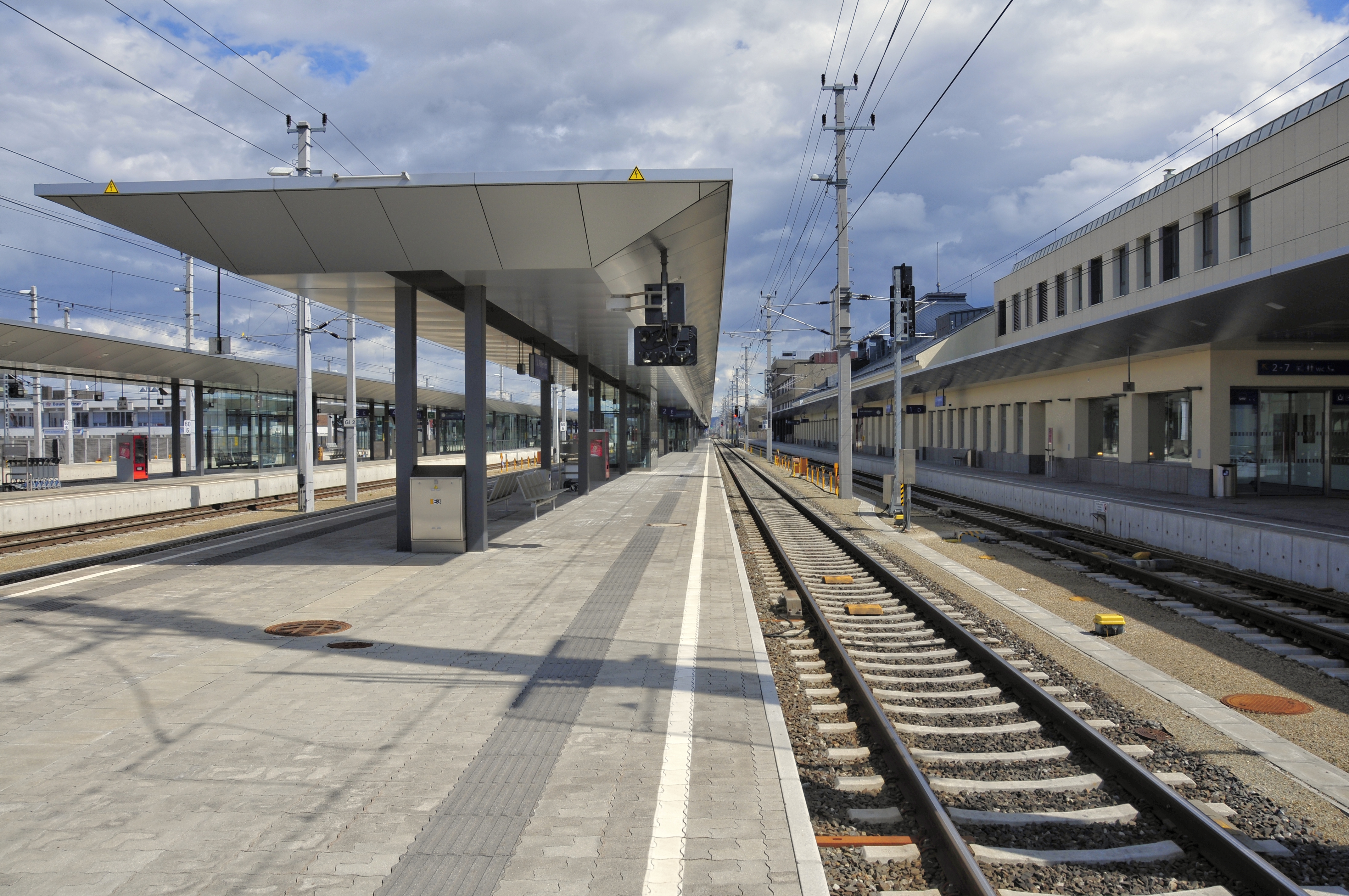 13-04-13-st-poelten-bahnhof-253