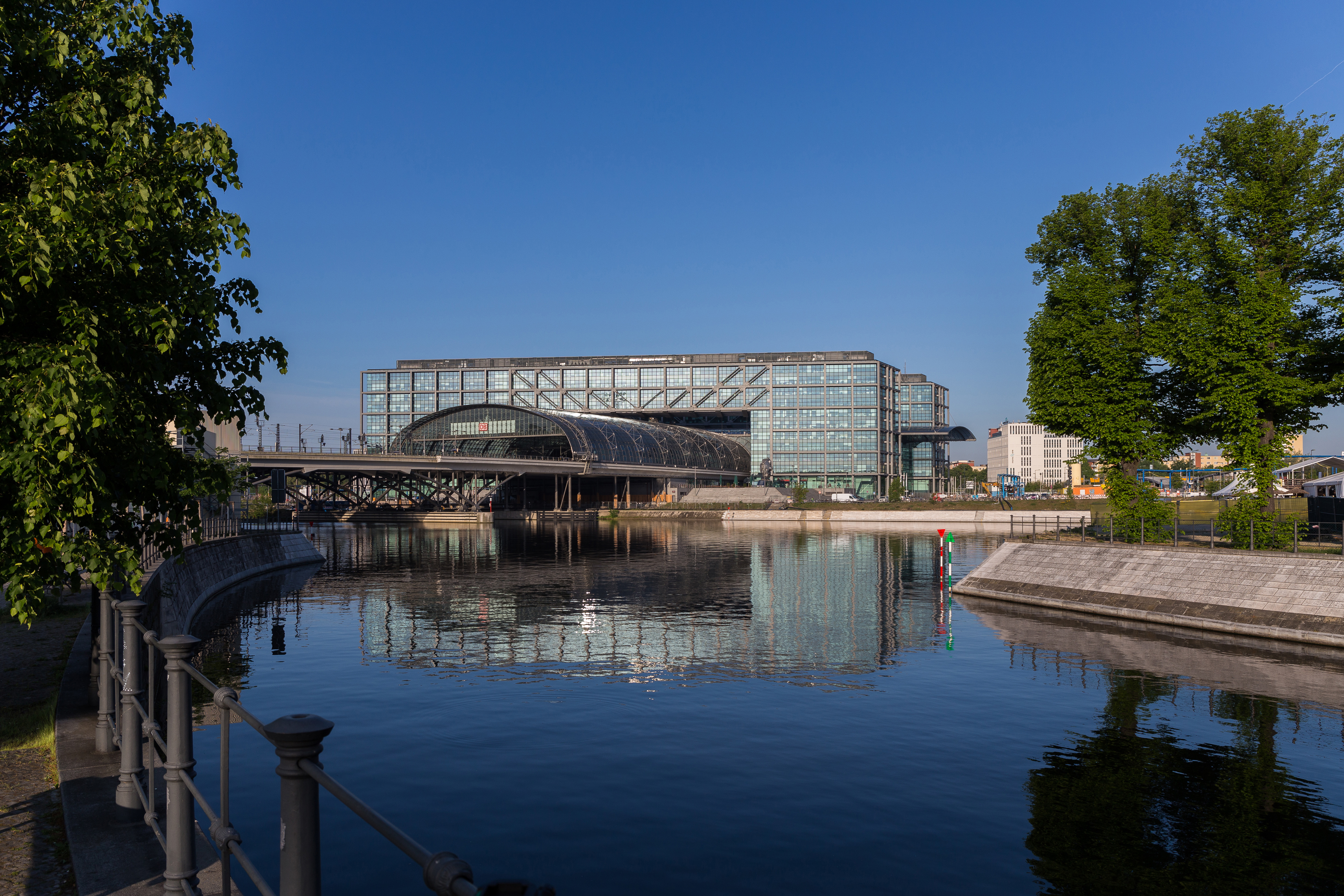 150515 Berlin Hauptbahnhof Humboldthafen