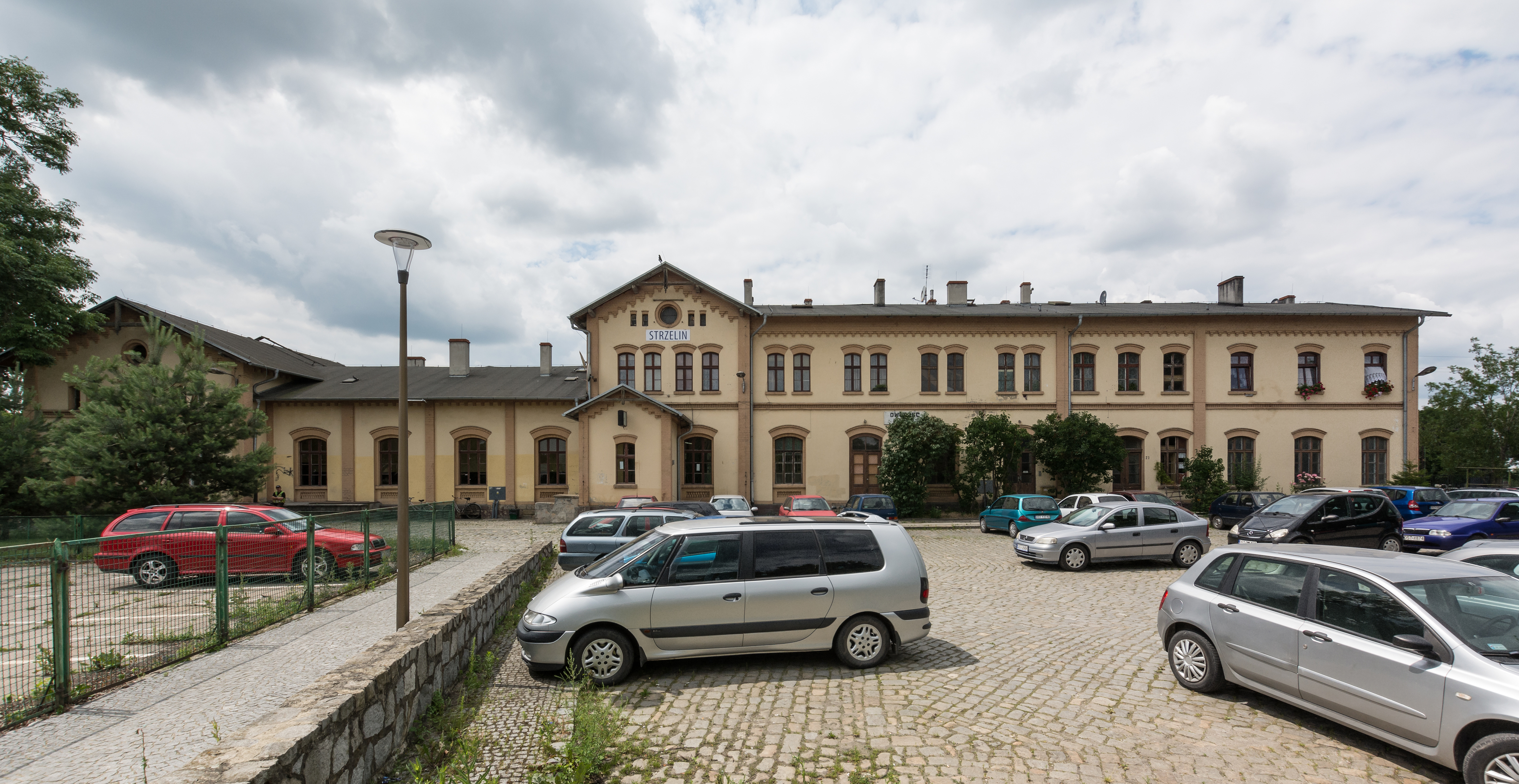 2016 Dworzec kolejowy w Strzelinie 4