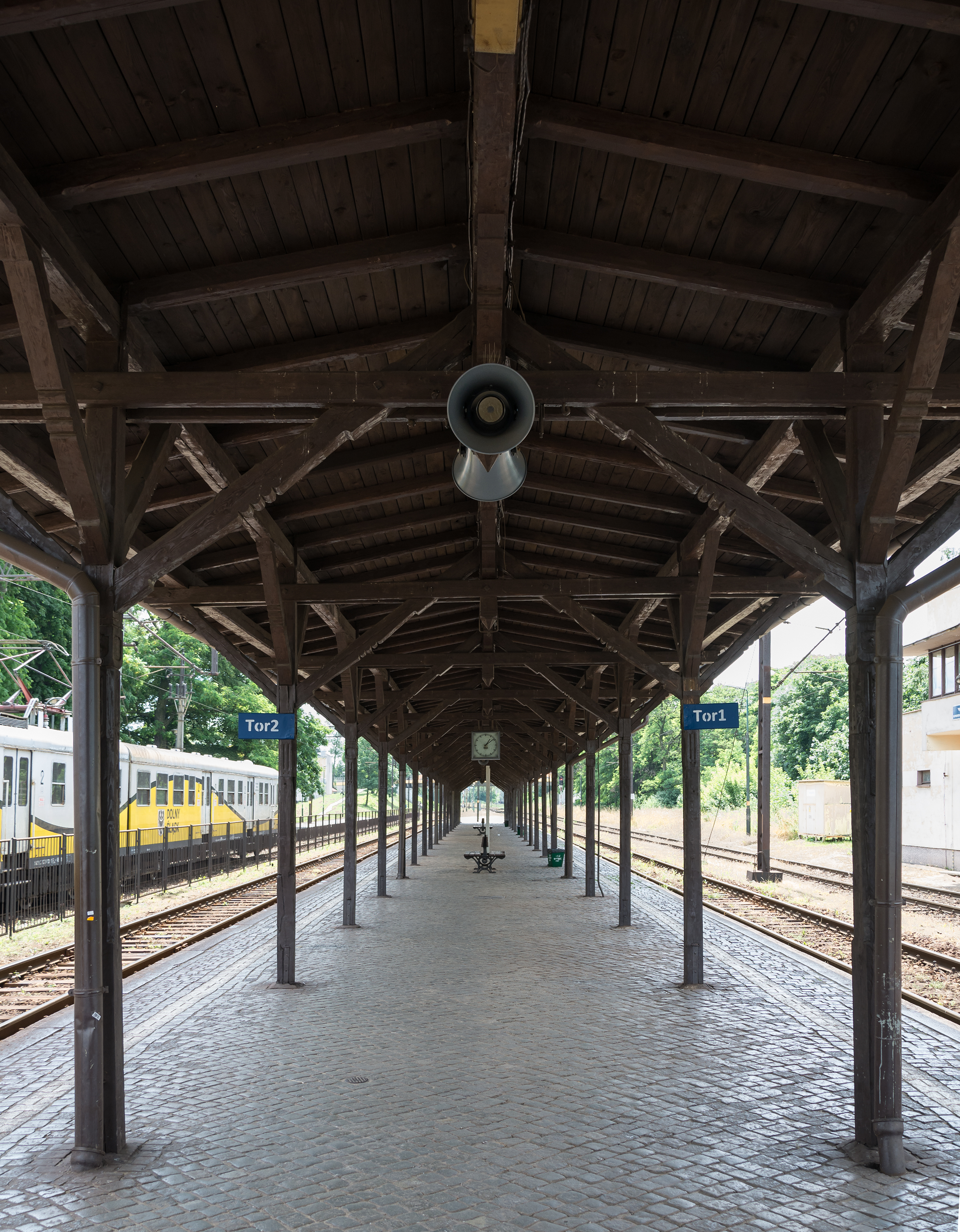 2016 Dworzec kolejowy w Strzelinie, druga wiata peronowa 3