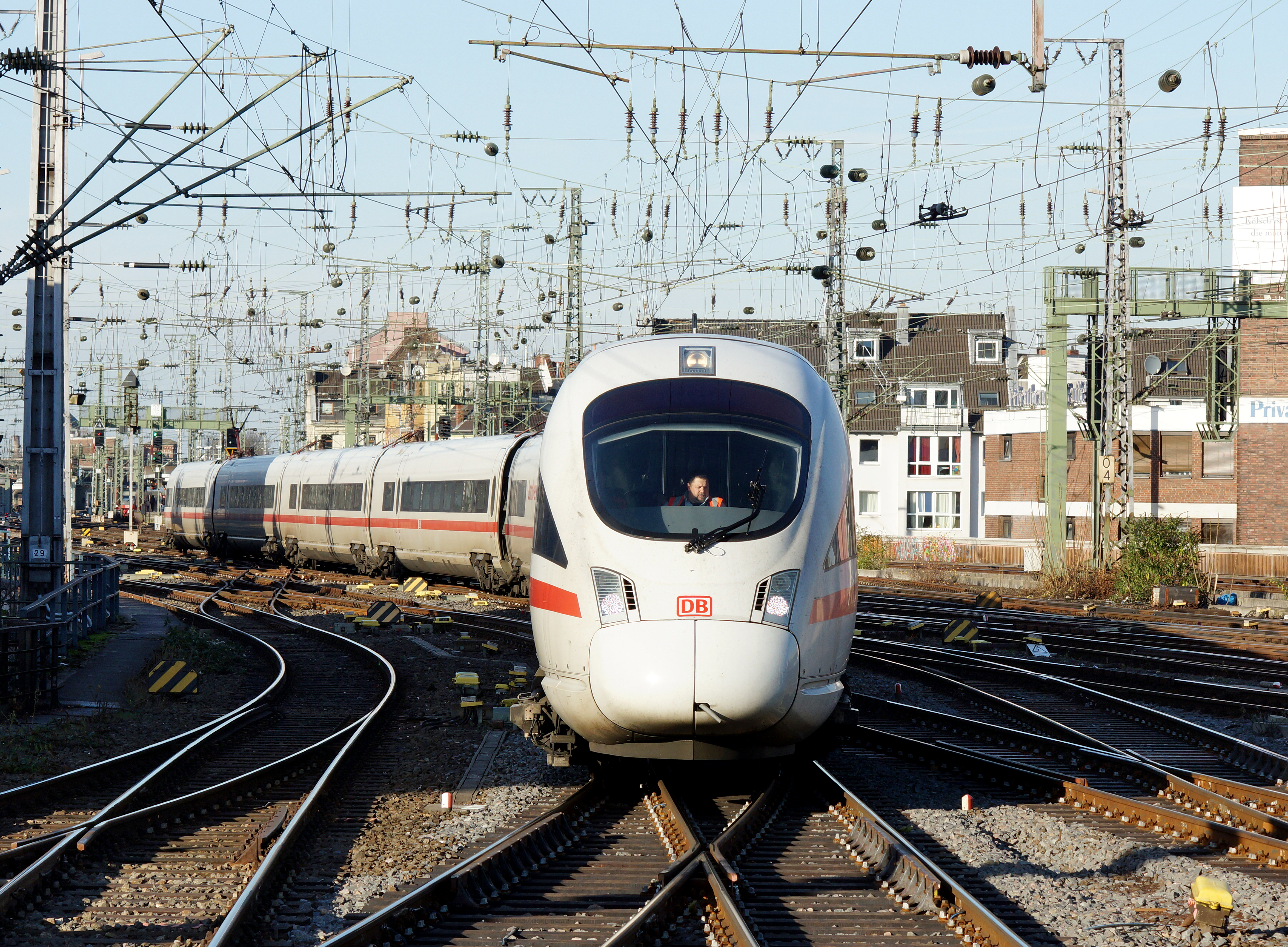 411 066-4 Köln Hauptbahnhof 2015-12-03-01