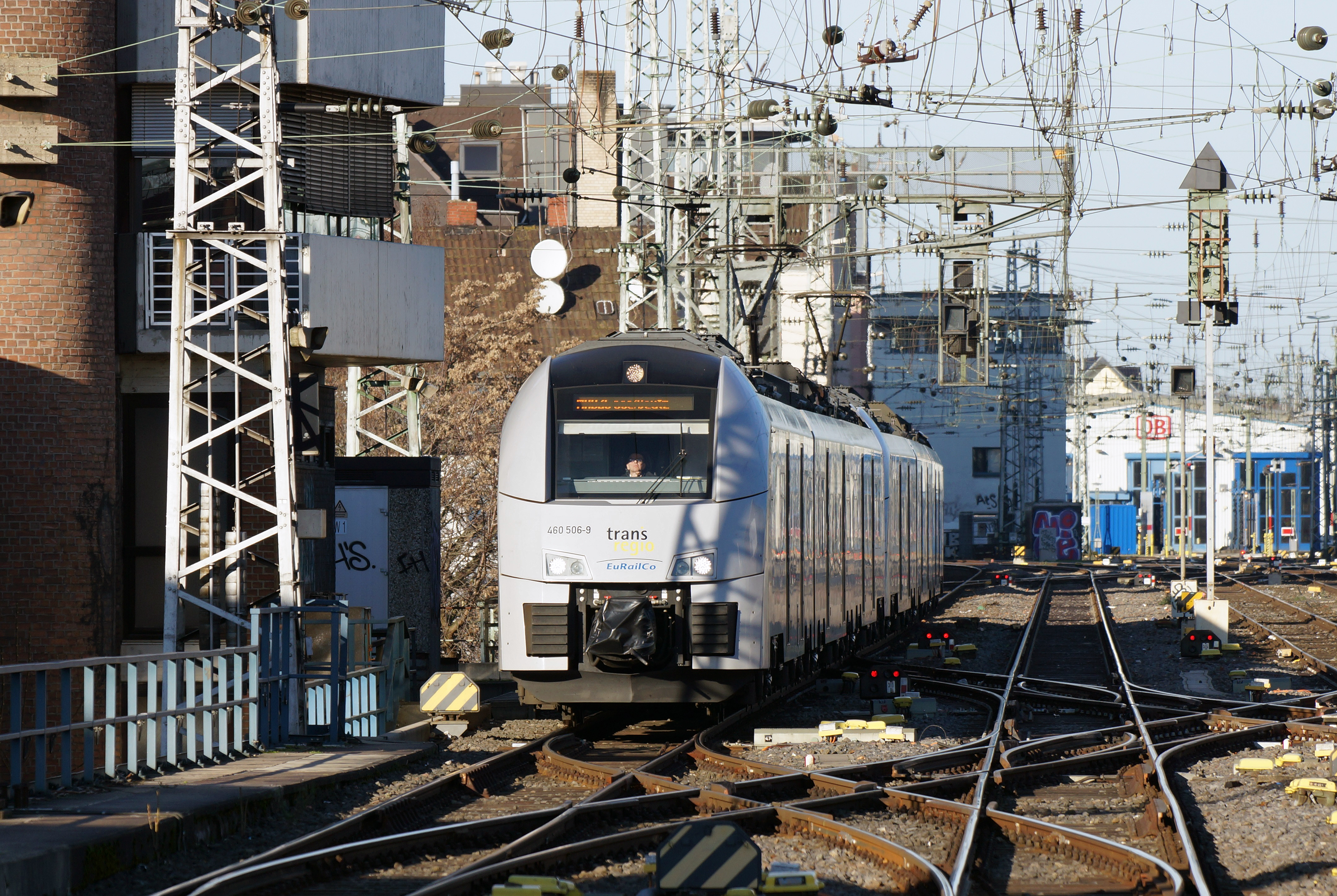 460 506-9 (Siemens Desiro Mainline) Köln Hauptbahnhof 2015-12-26-01