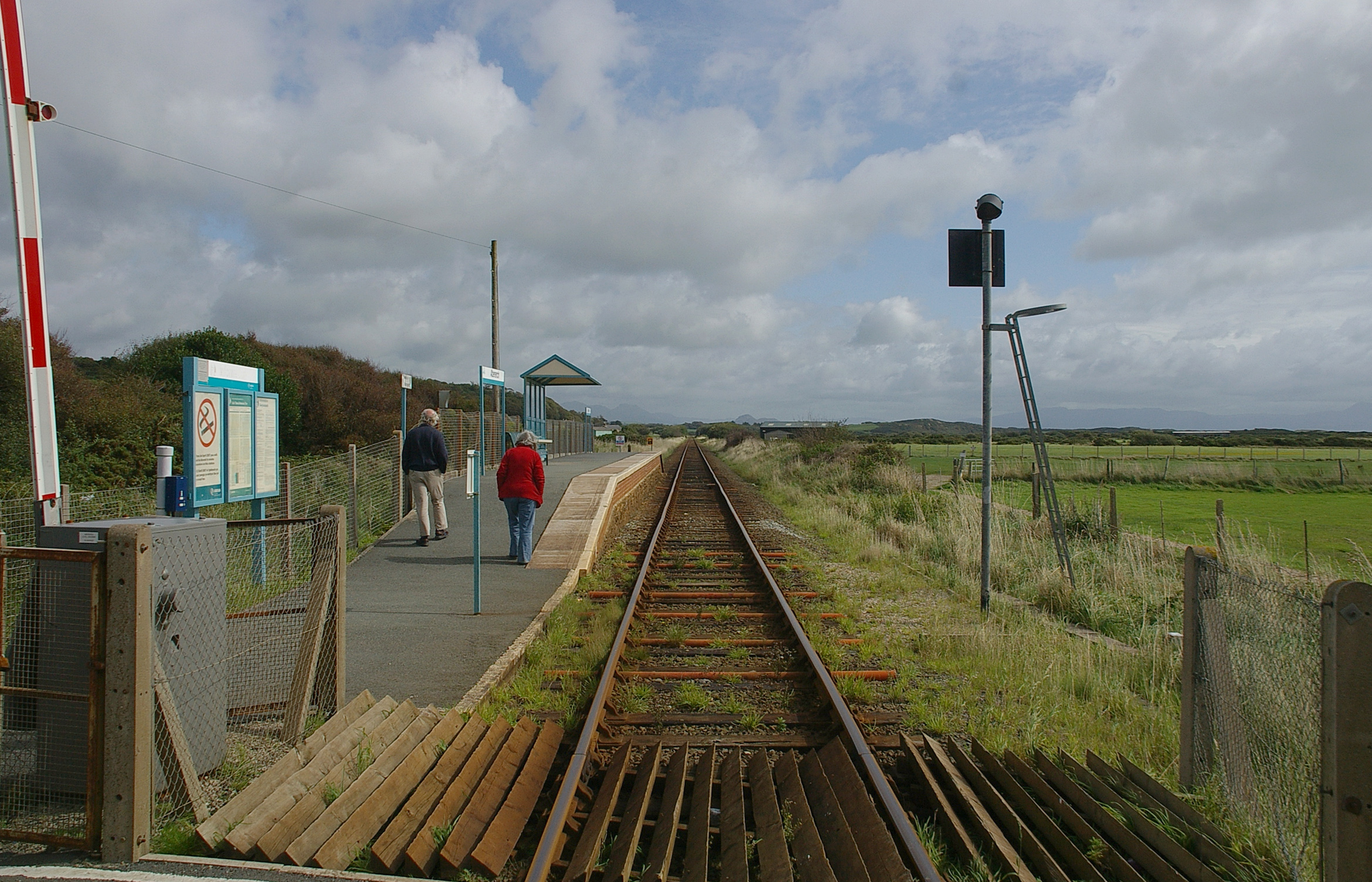 Abererch railway station MMB 02