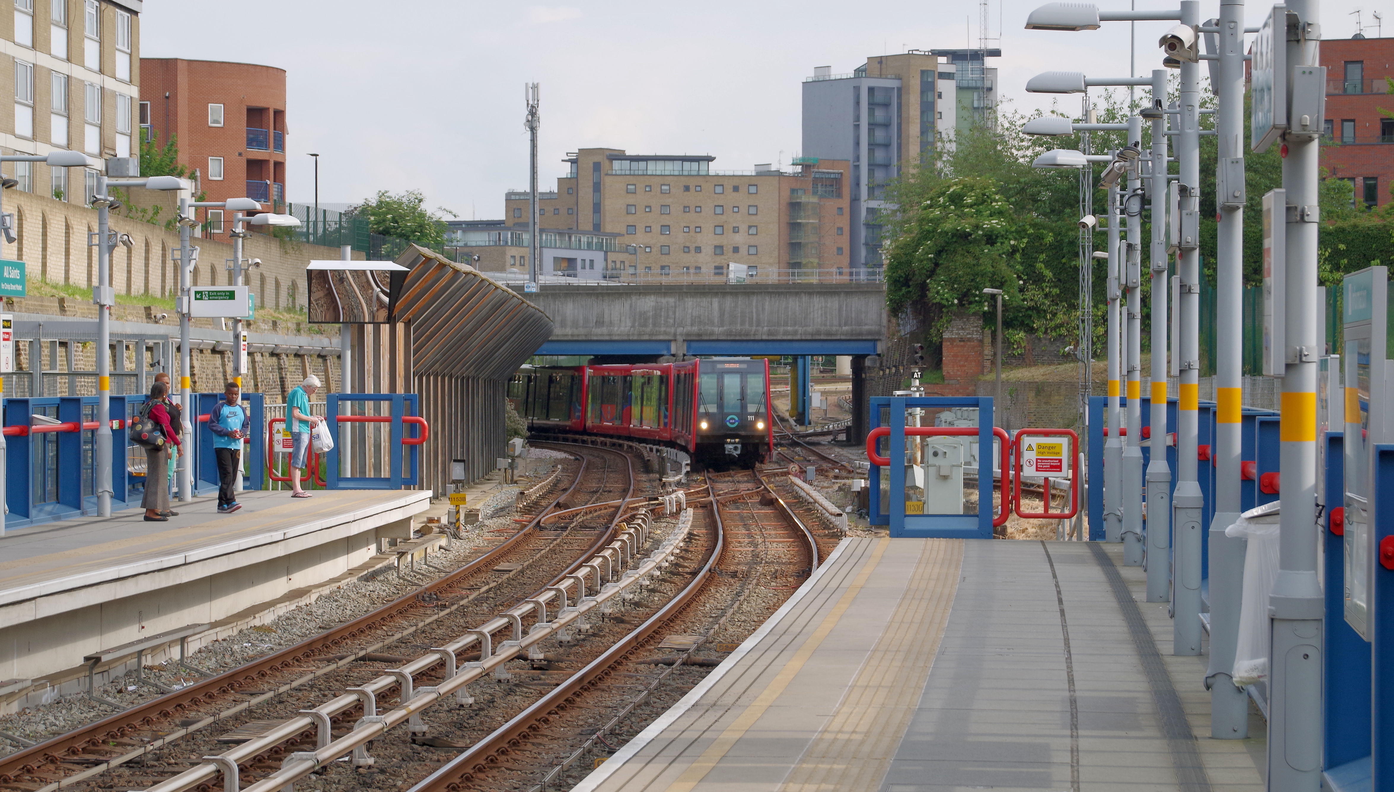 All Saints DLR station MMB 07