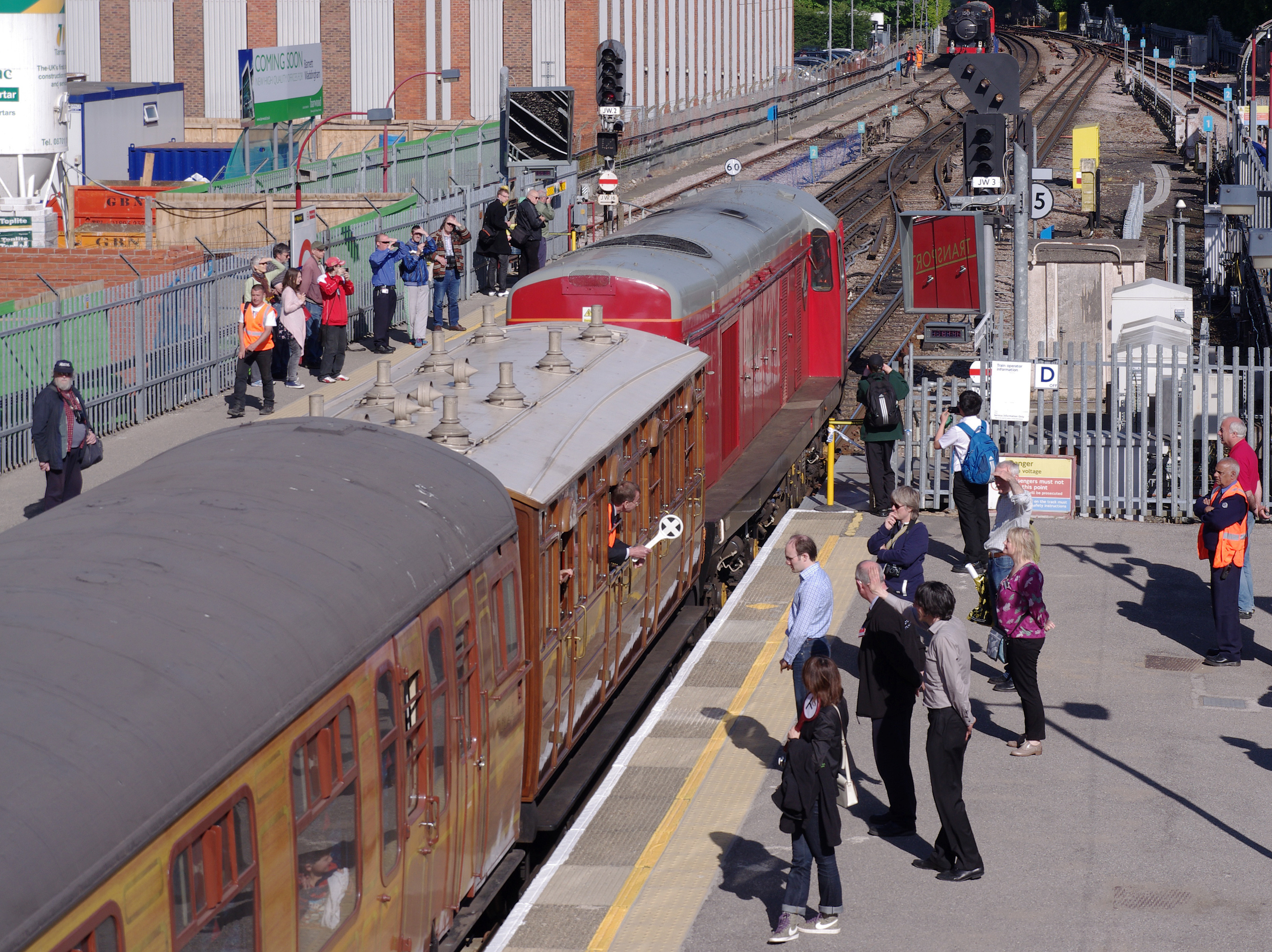 Amersham station MMB 10 20189