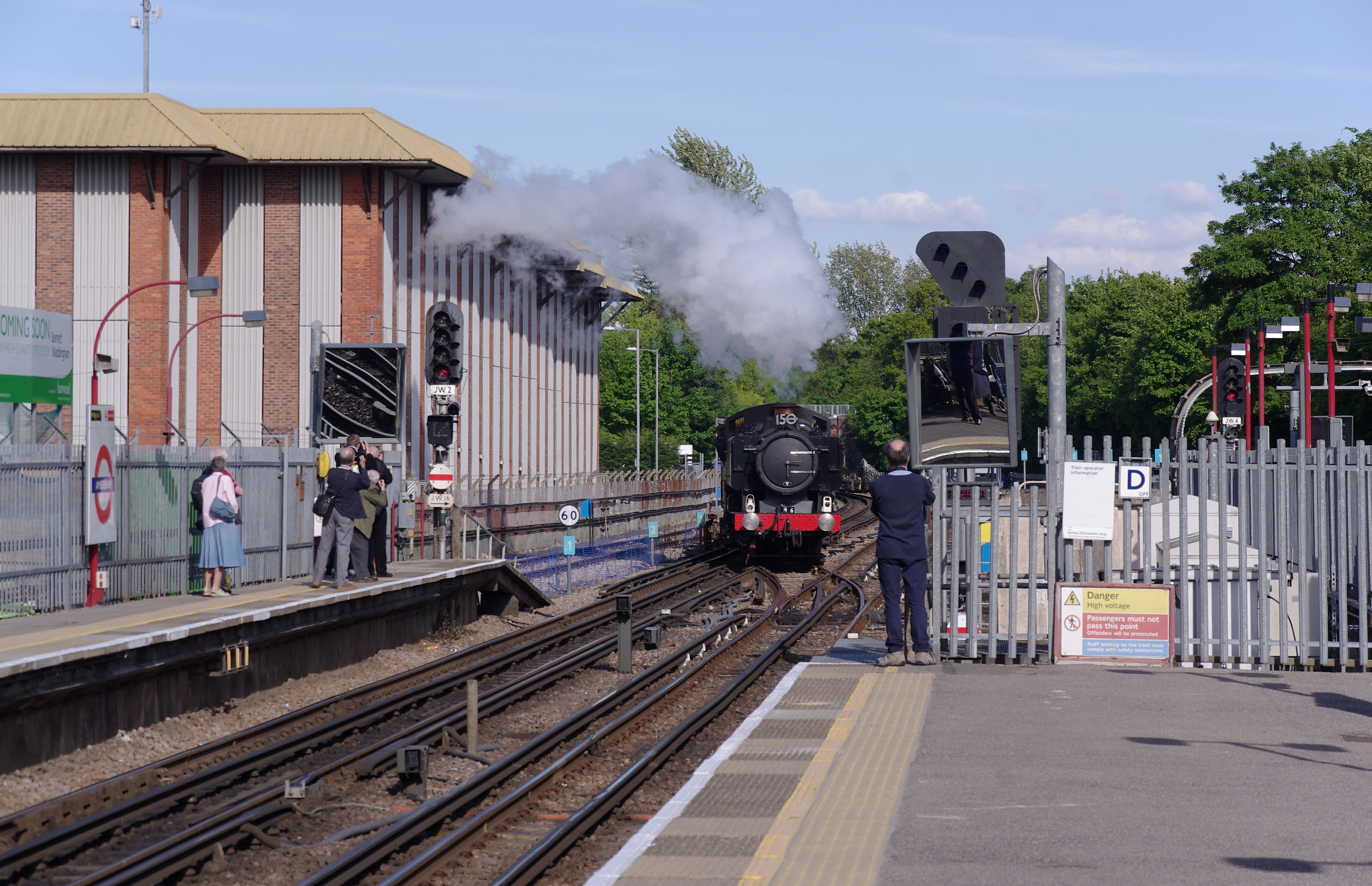 Amersham station MMB 25 9466