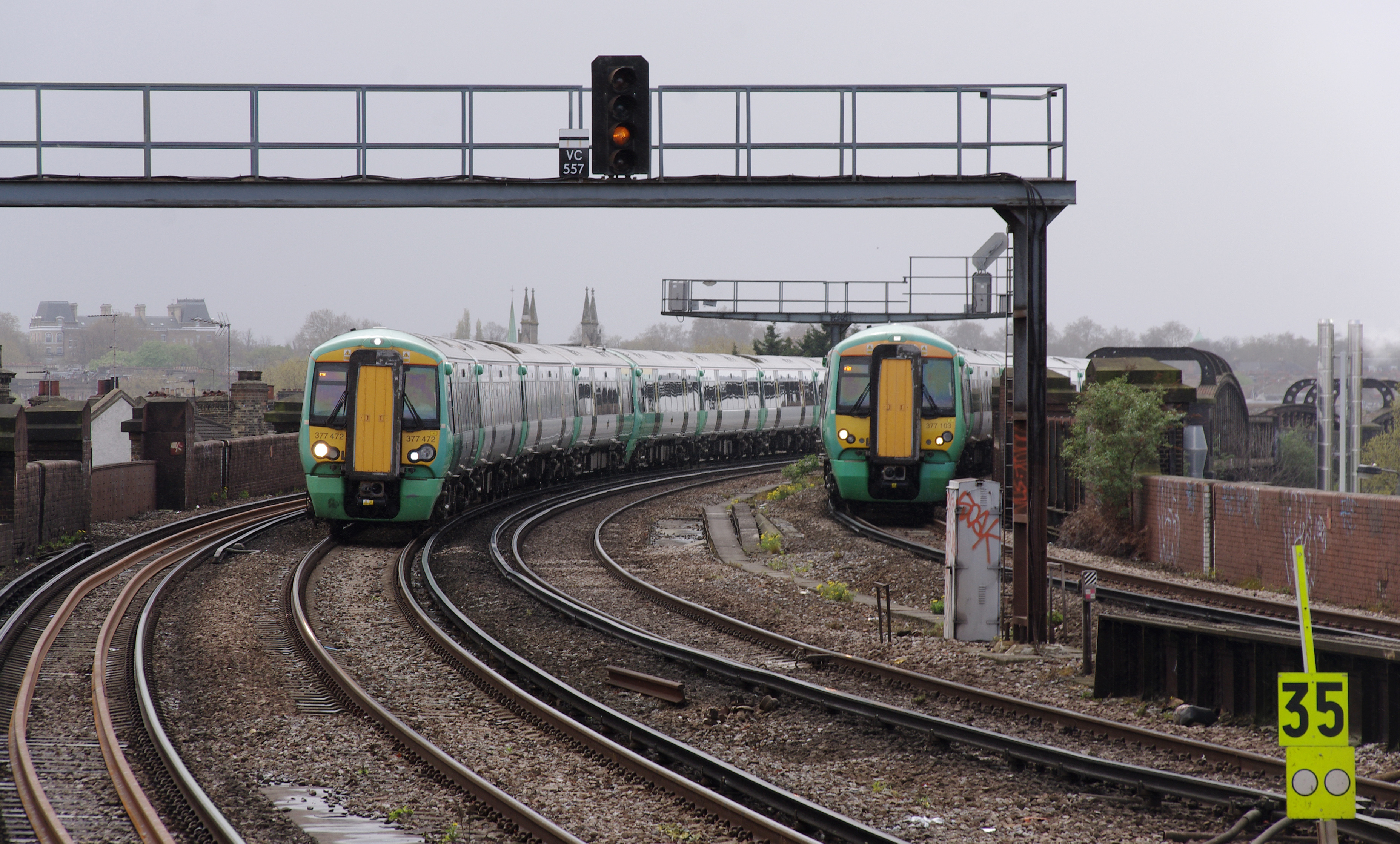 Battersea Park railway station MMB 20 377472 3771039