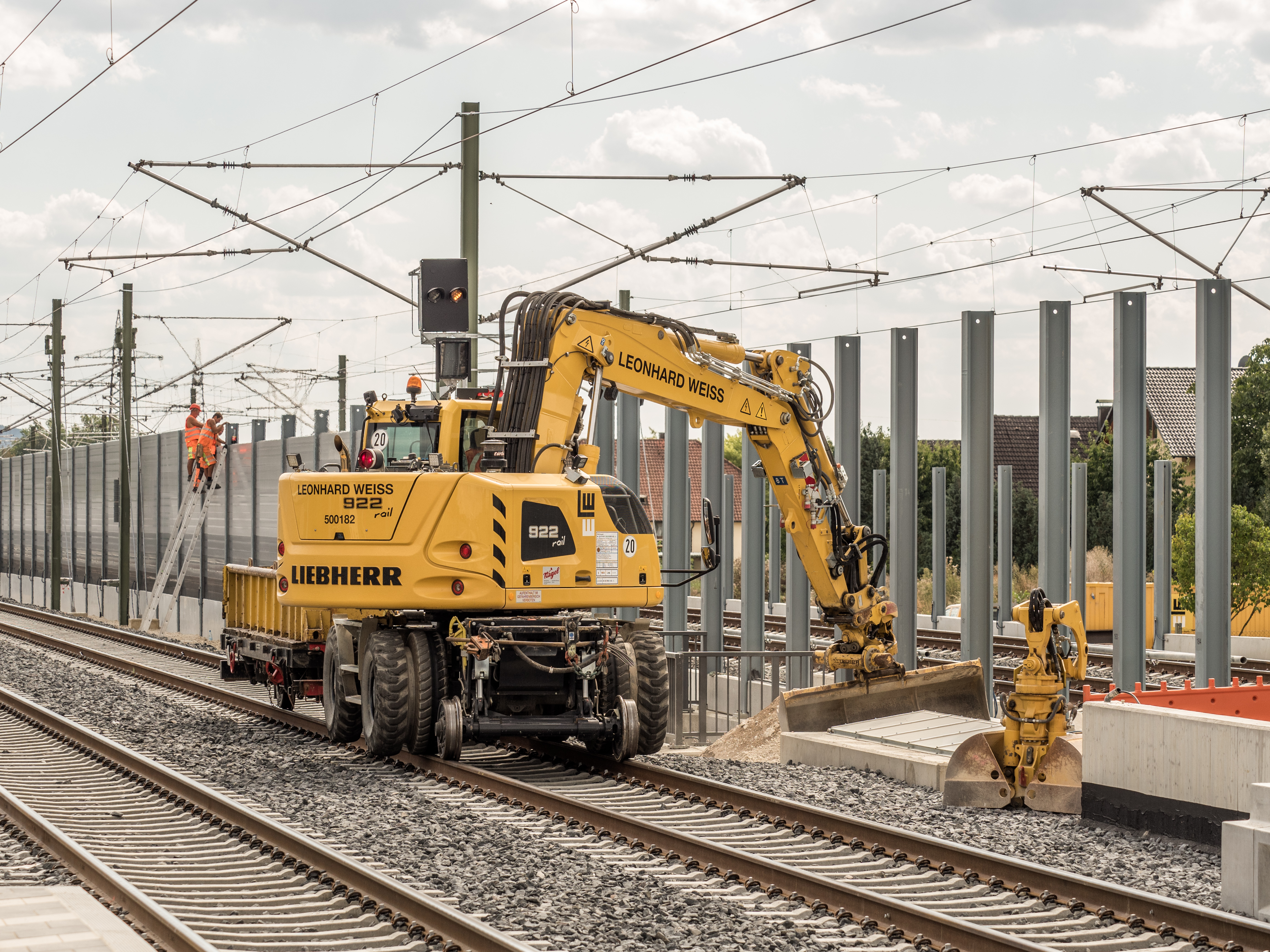 Baustelle-Ebensfeld-Bahnhof-Bagger-8297650