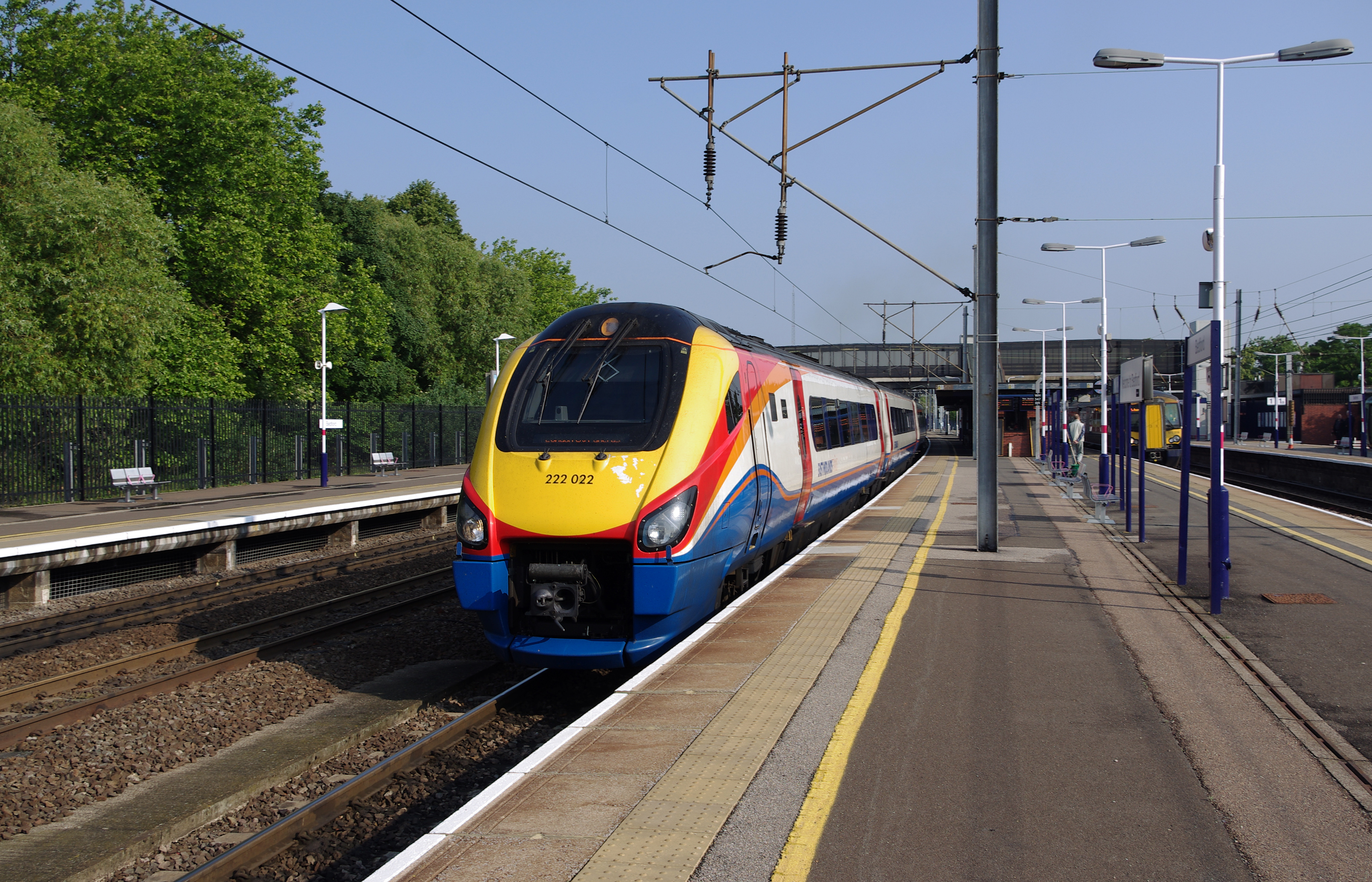 Bedford railway station MMB 06 222022