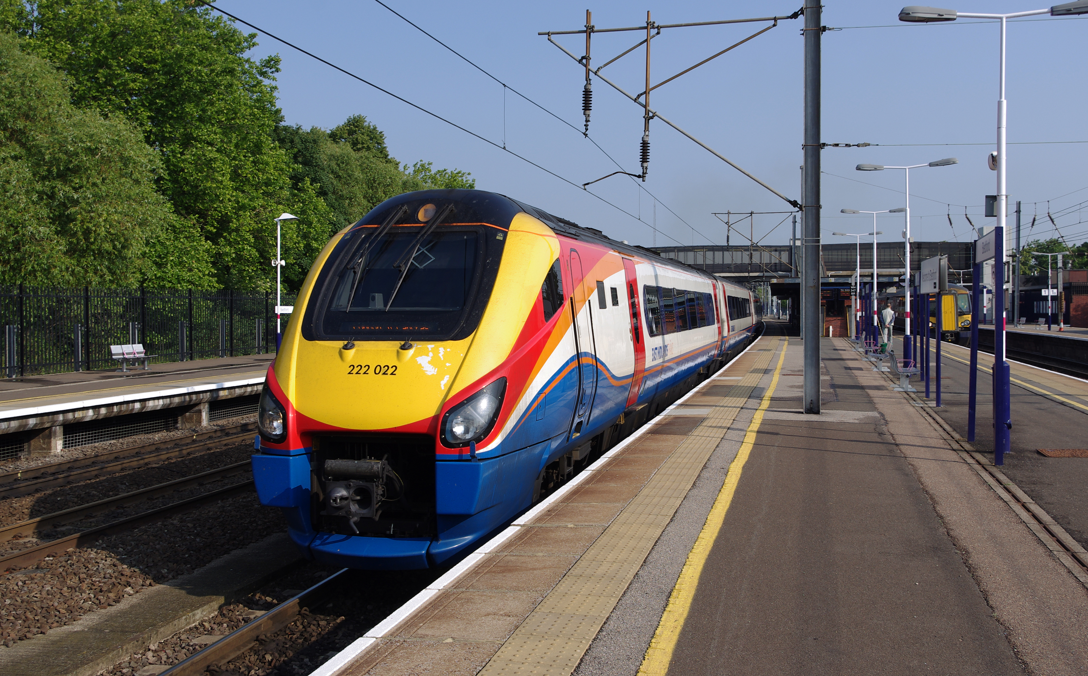 Bedford railway station MMB 07 222022