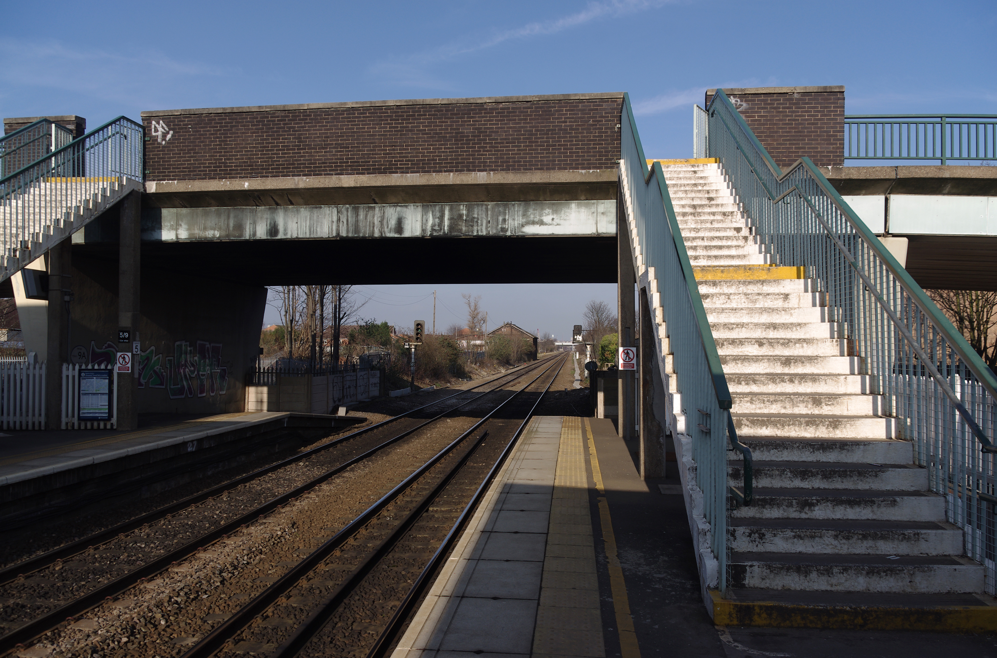 Beeston railway station MMB 05