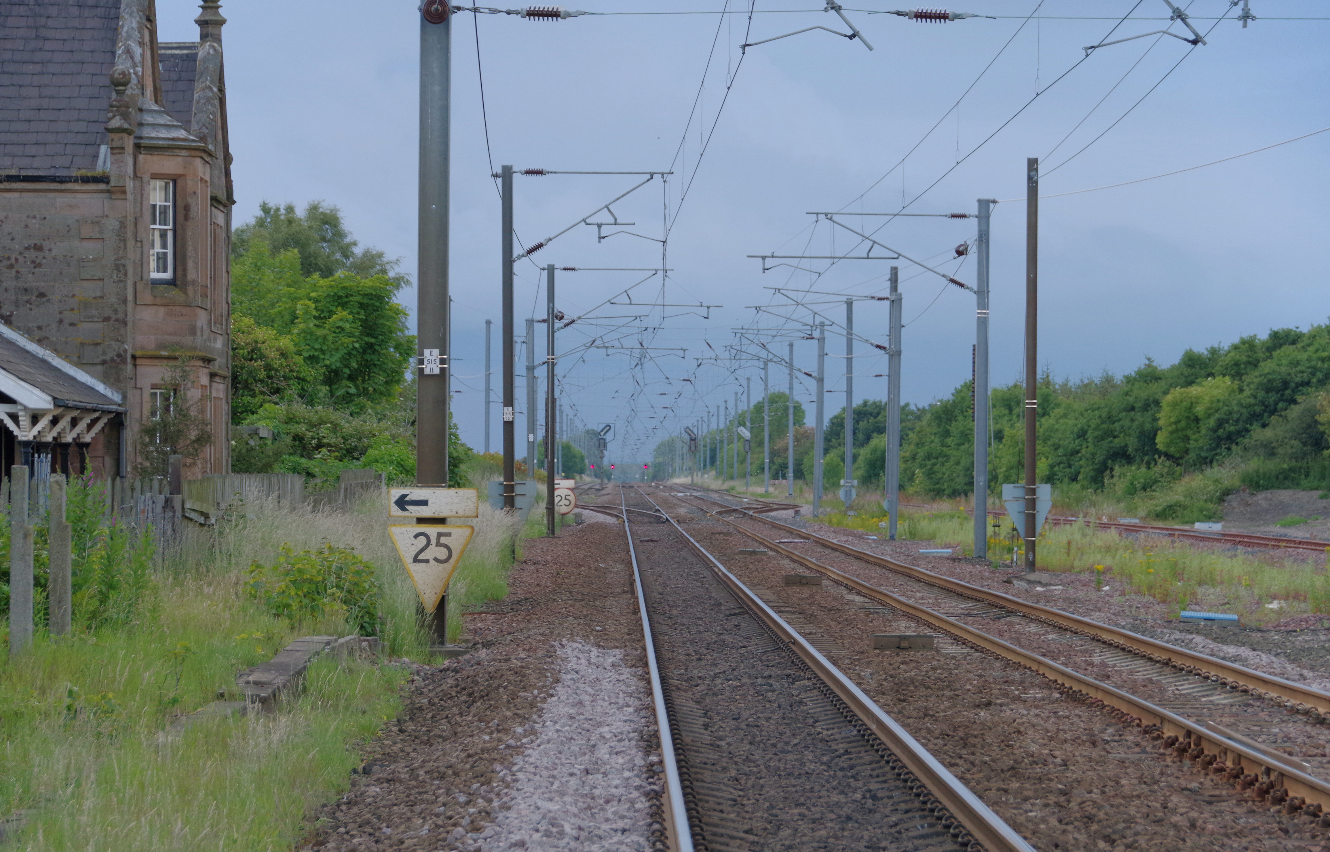 Belford railway station MMB 02