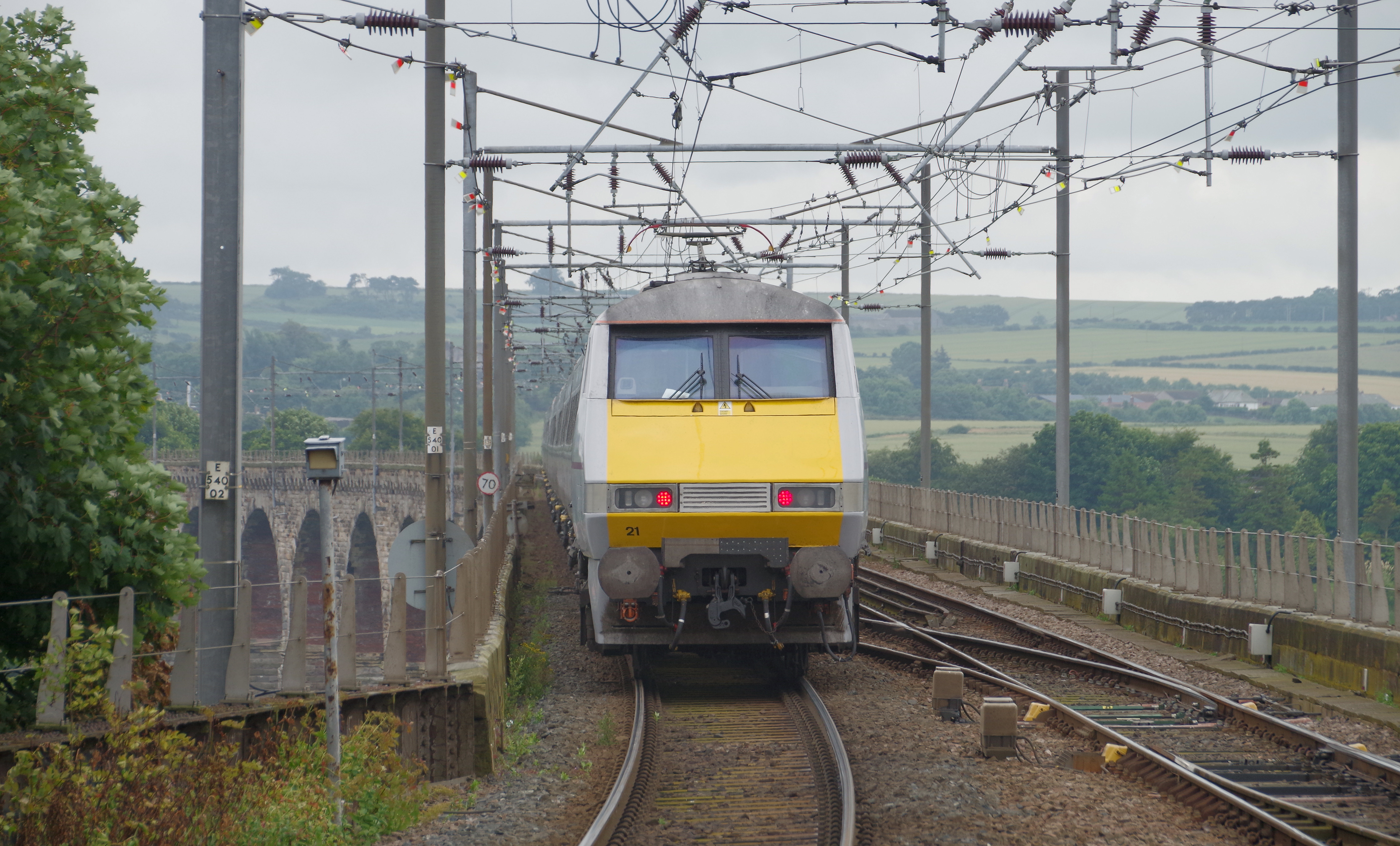 Berwick-upon-Tweed railway station MMB 03 91125