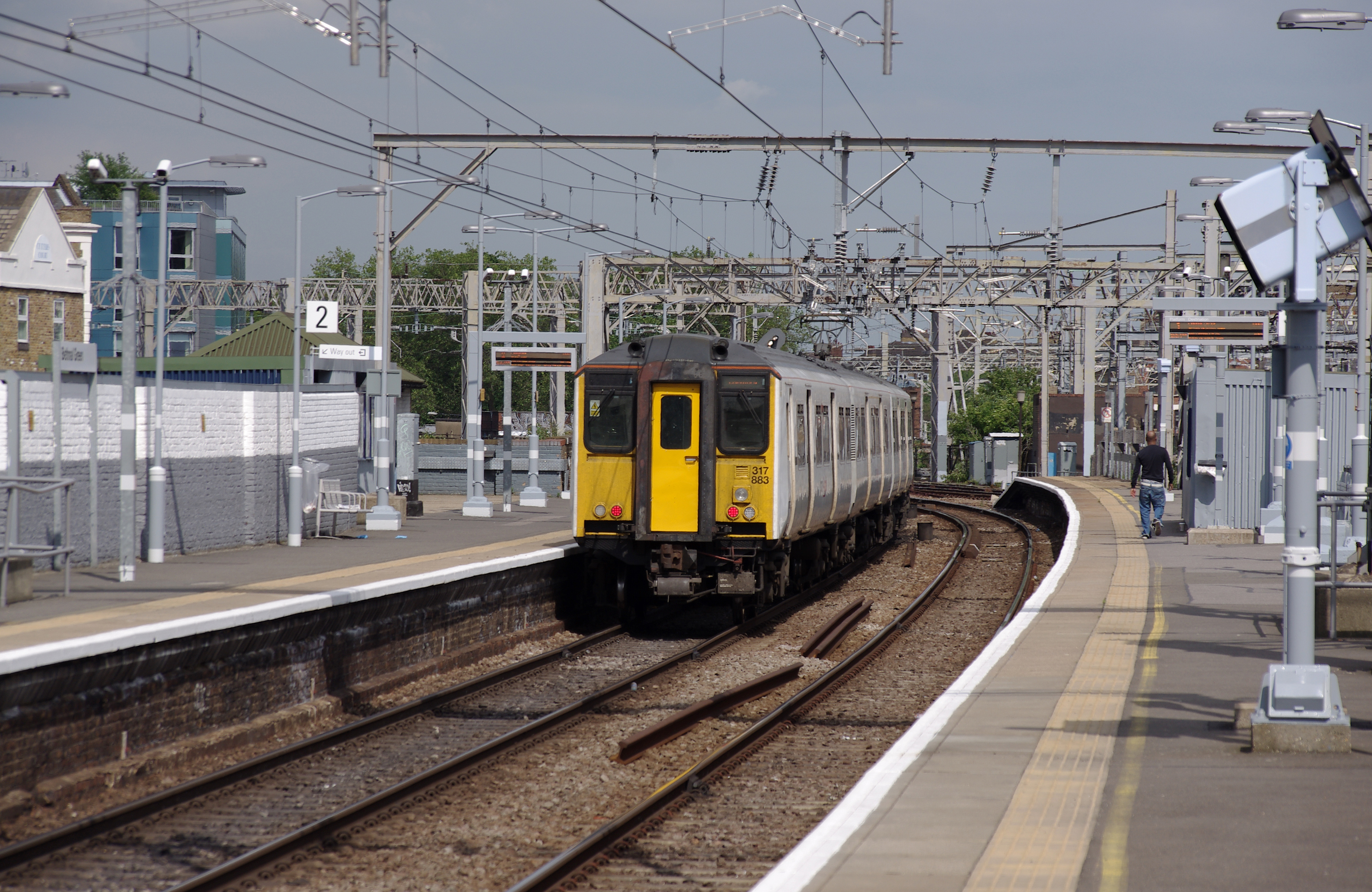 Bethnal Green railway station MMB 03 317883