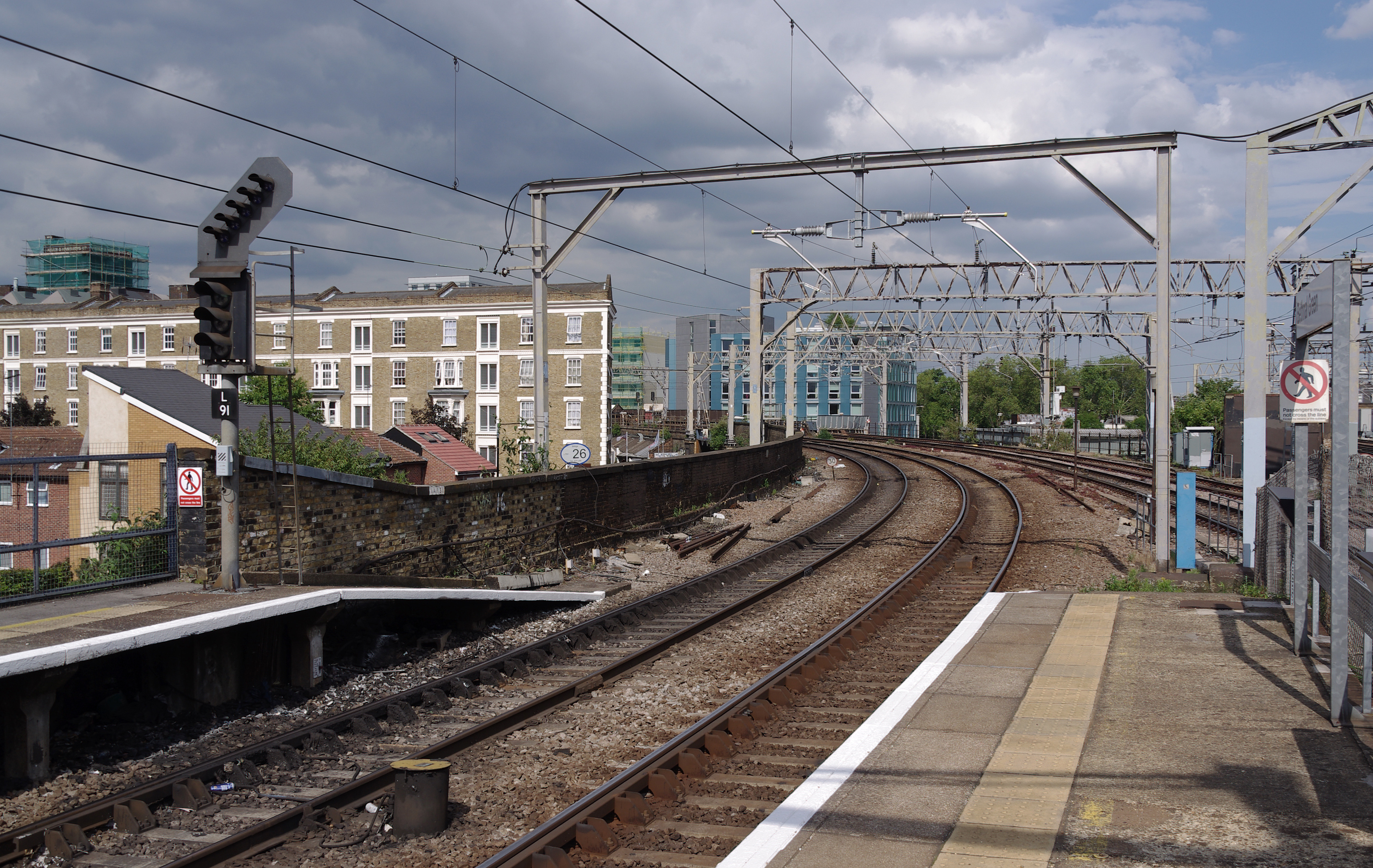 Bethnal Green railway station MMB 09