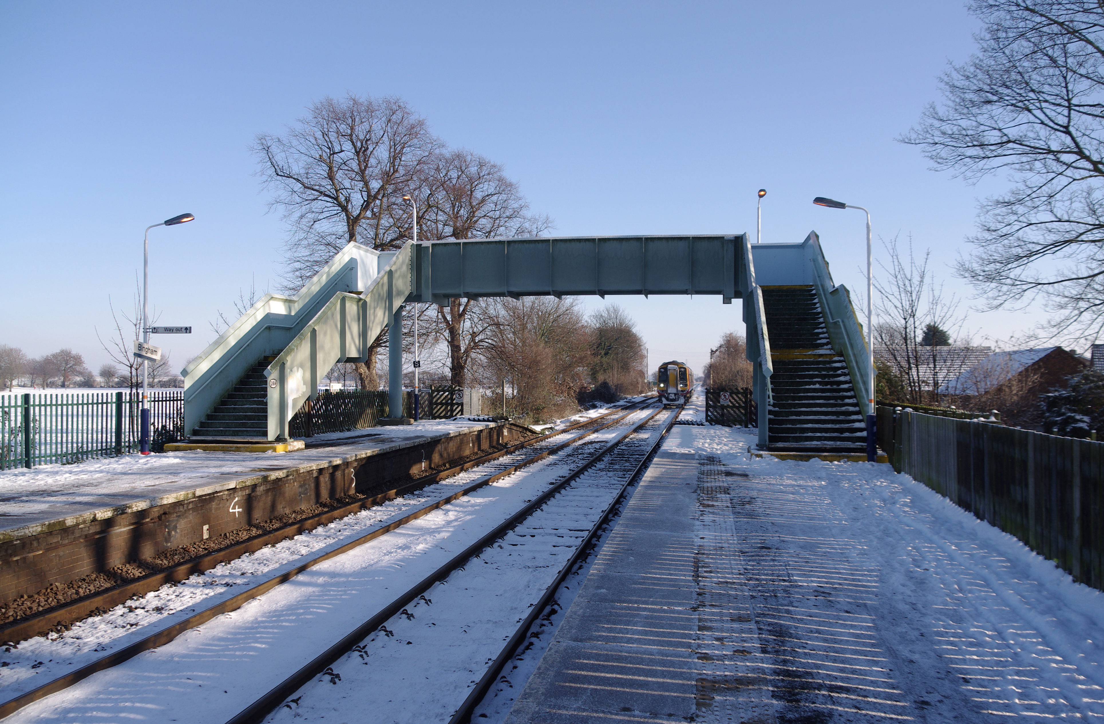 Bingham railway station MMB 07 158774