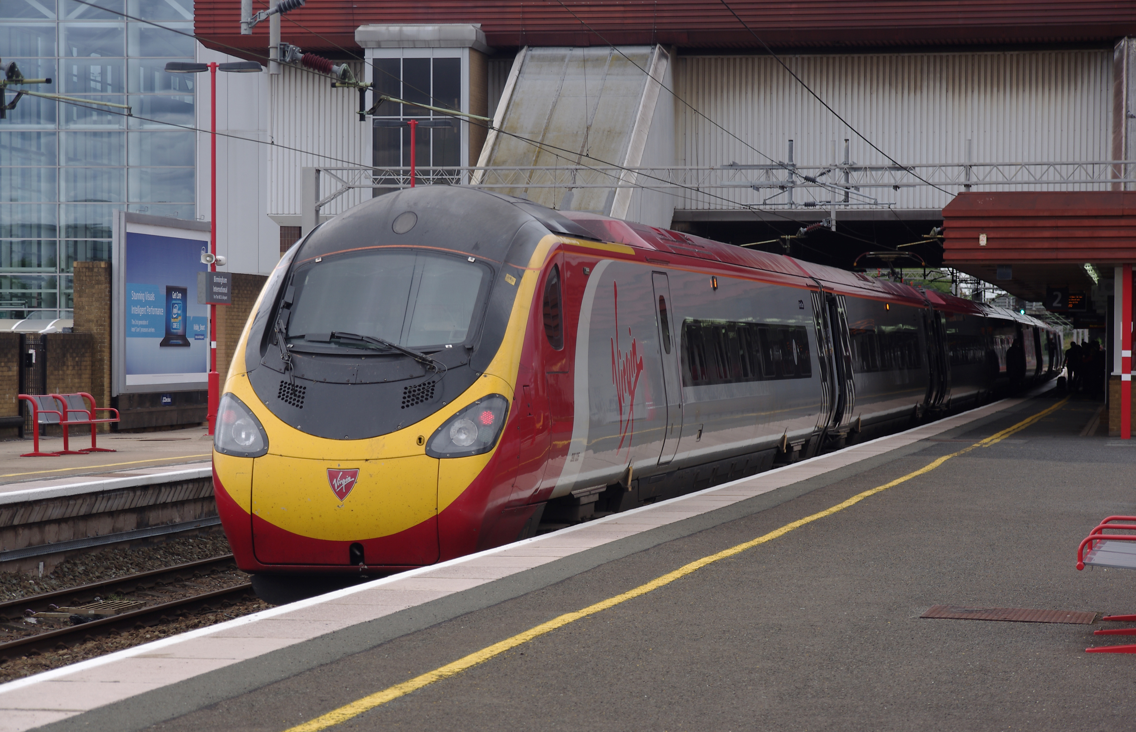 Birmingham International railway station MMB 03 390035