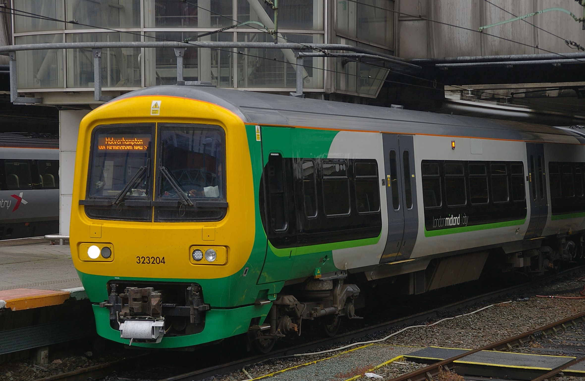 Birmingham New Street railway station MMB 02 323204