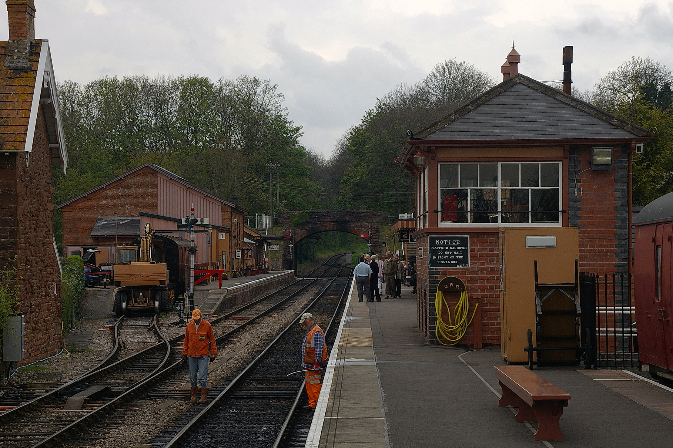 Bishops Lydeard railway station MMB 02