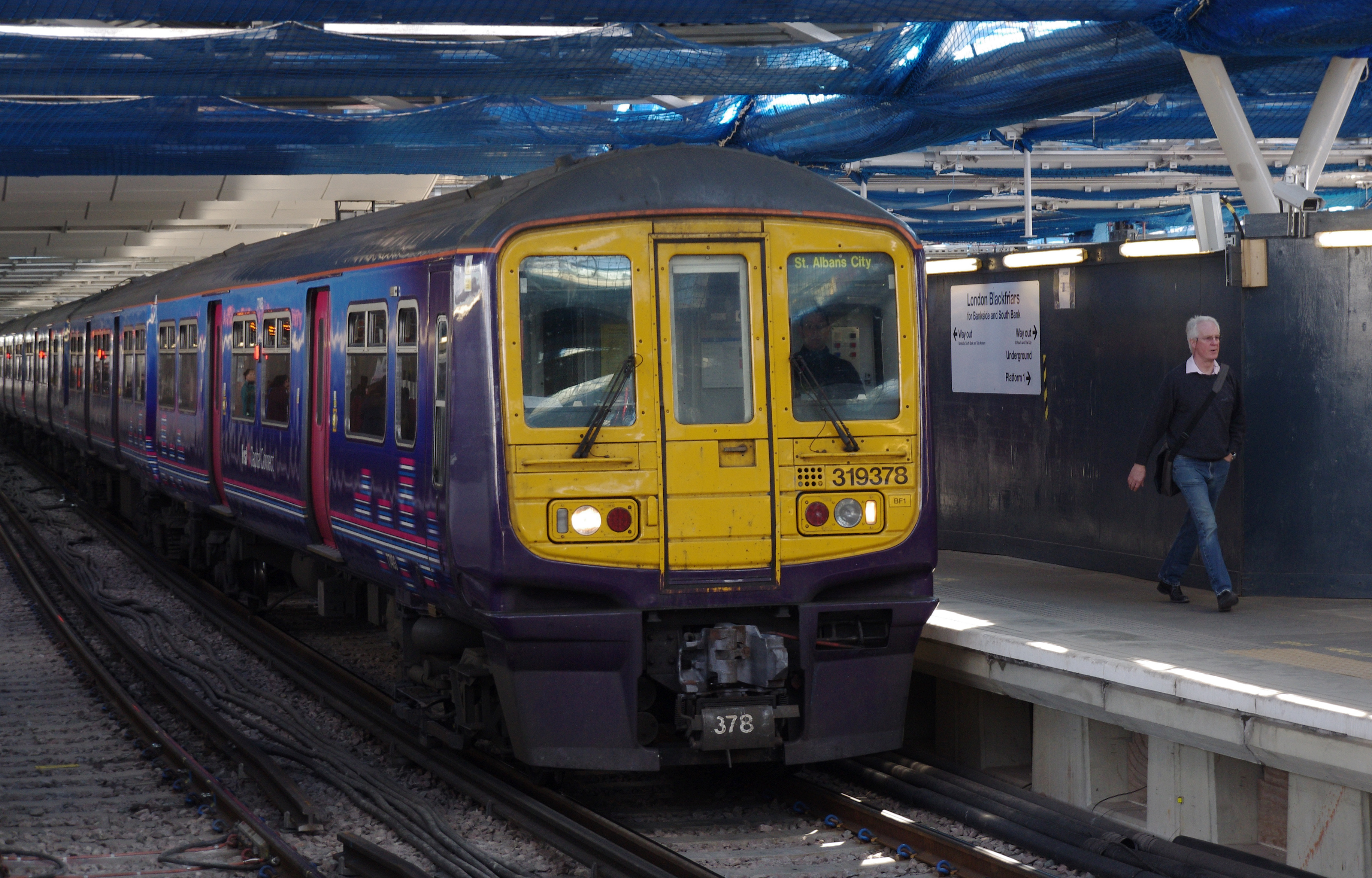 Blackfriars station MMB 09 319378