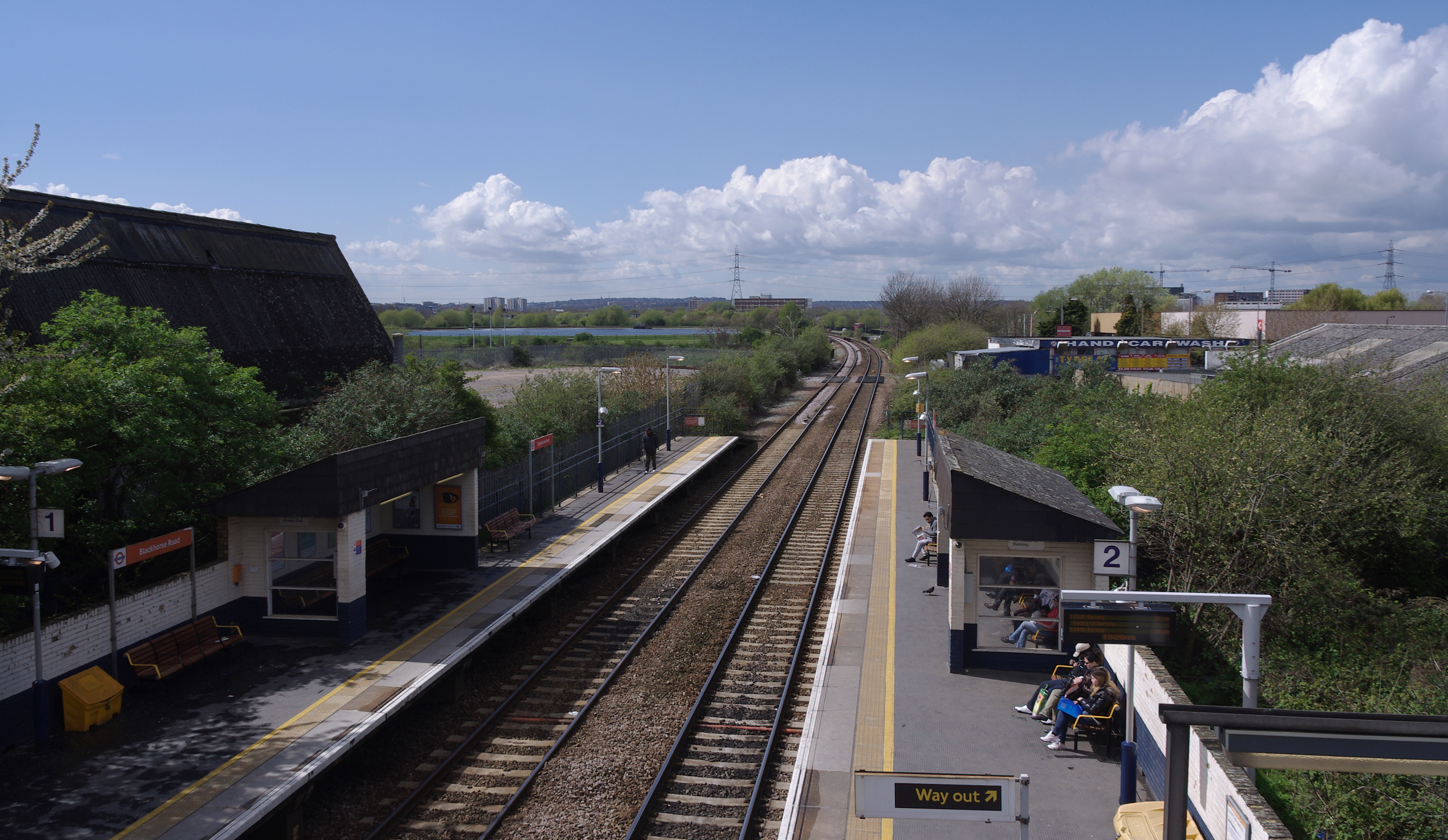 Blackhorse Road station MMB 02