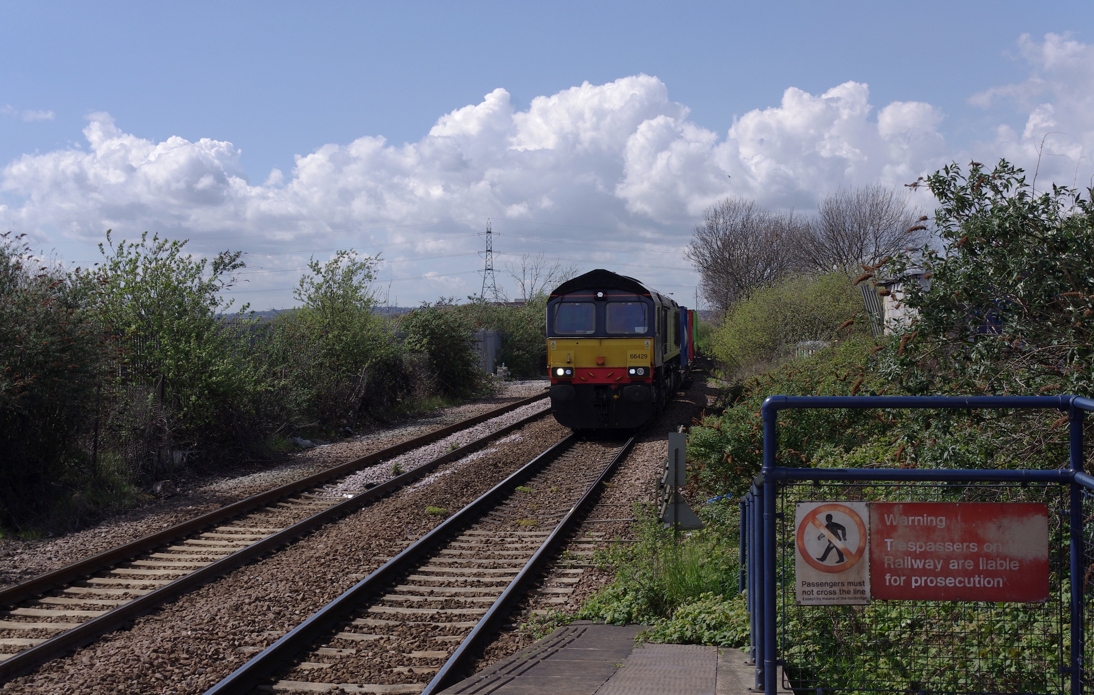 Blackhorse Road station MMB 06 66429