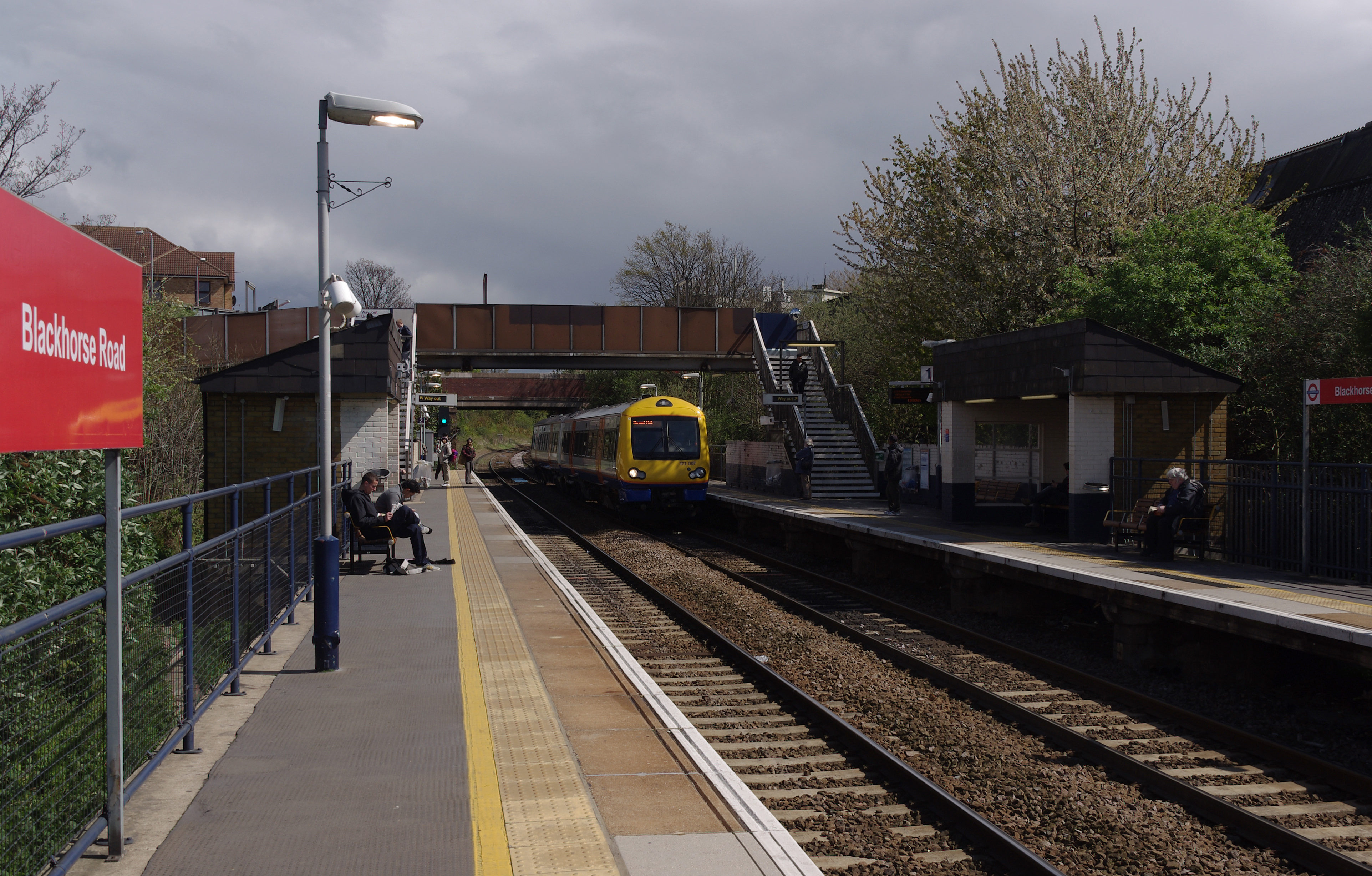 Blackhorse Road station MMB 09 172007