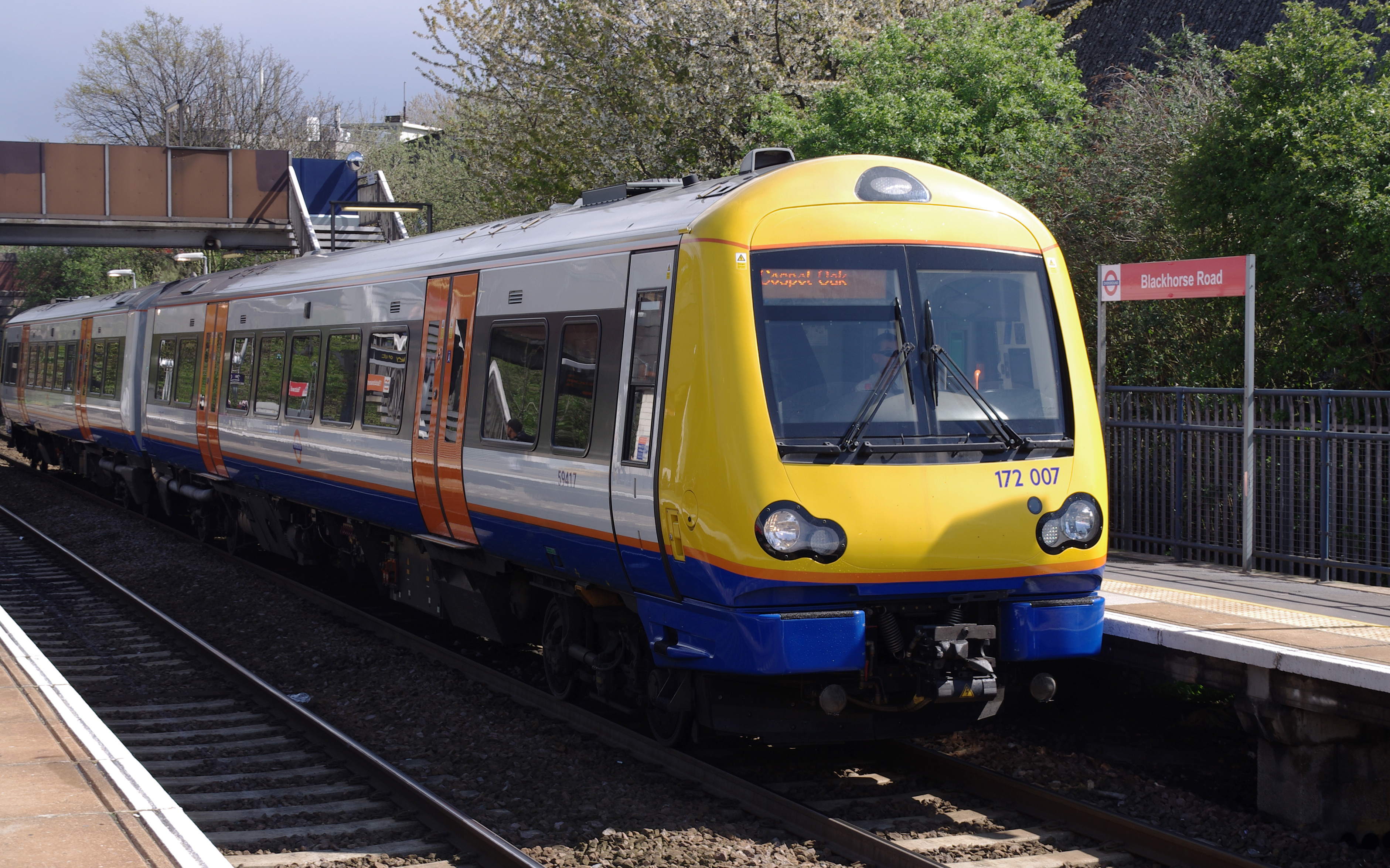 Blackhorse Road station MMB 10 172007