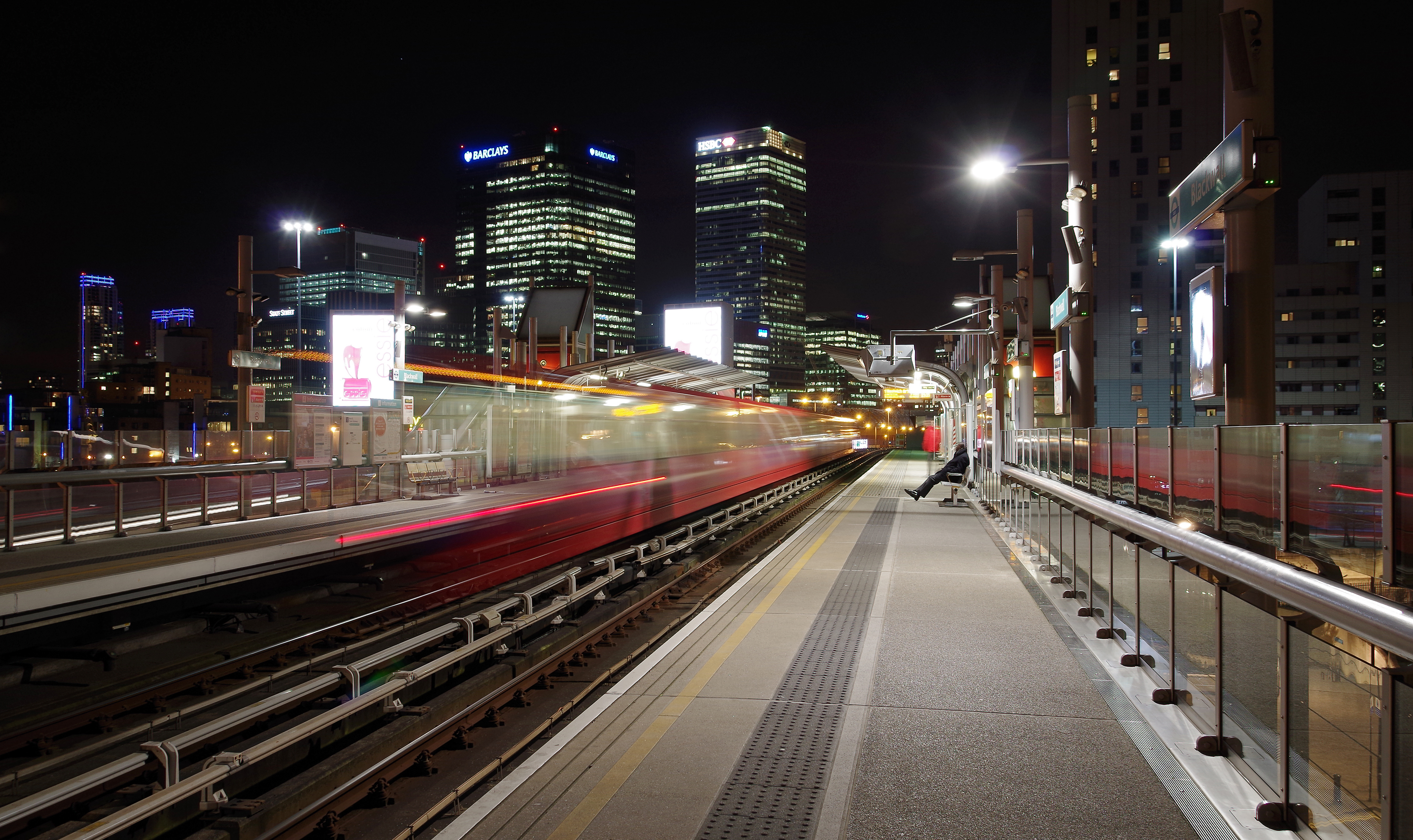 Blackwall DLR station MMB 20