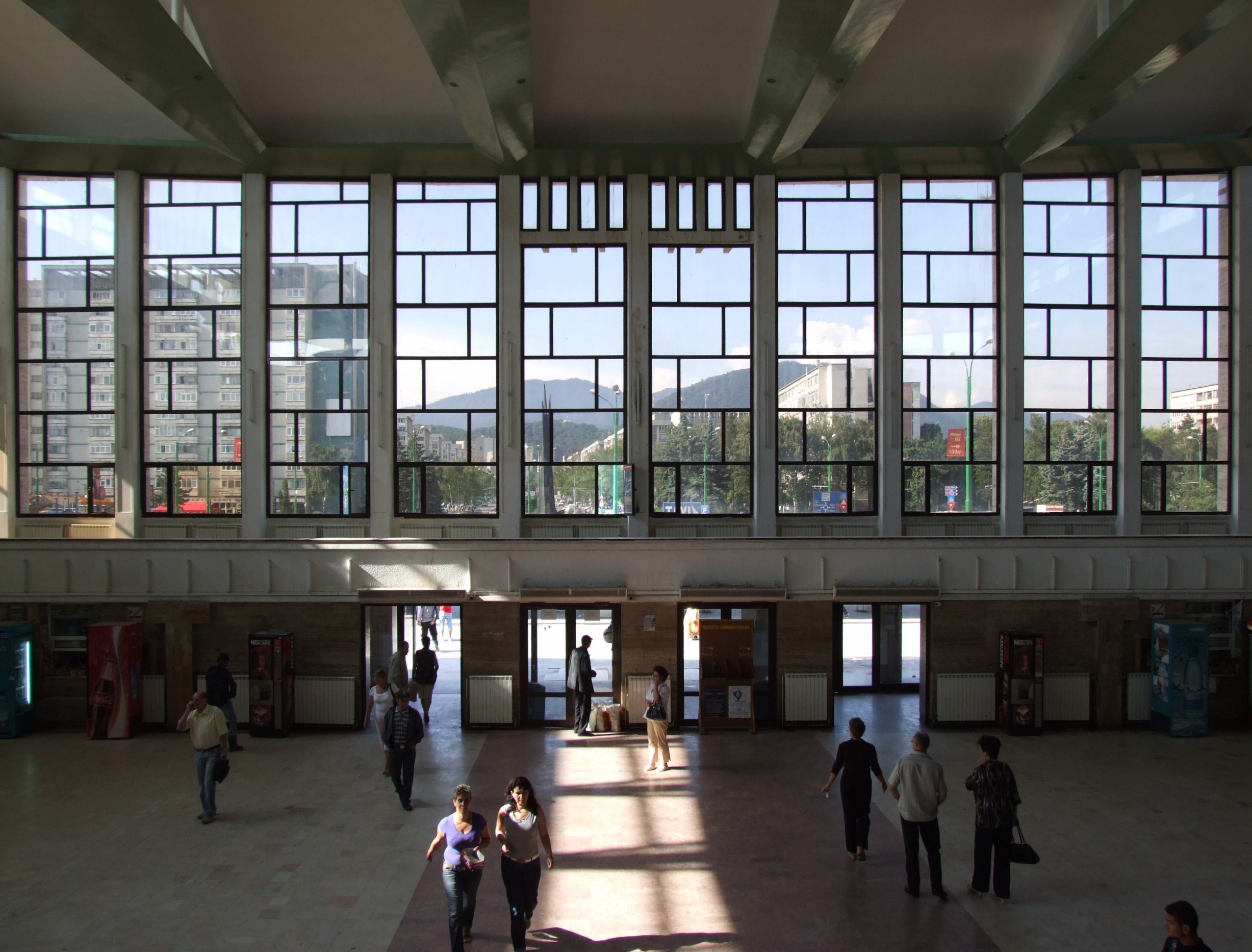 Braşov (Kronstadt, Brassó) - train station - interior