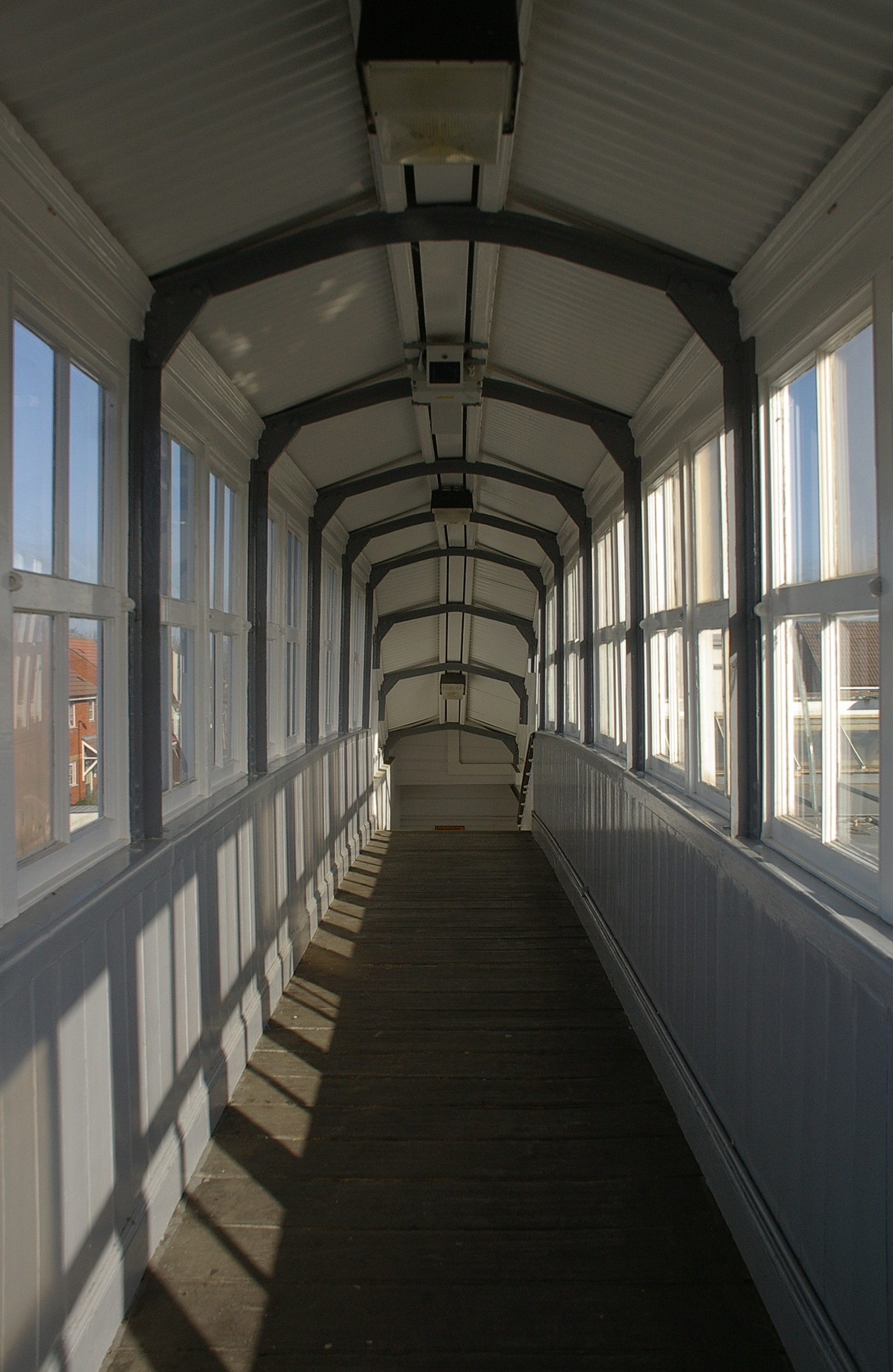 Bridgwater railway station MMB 06
