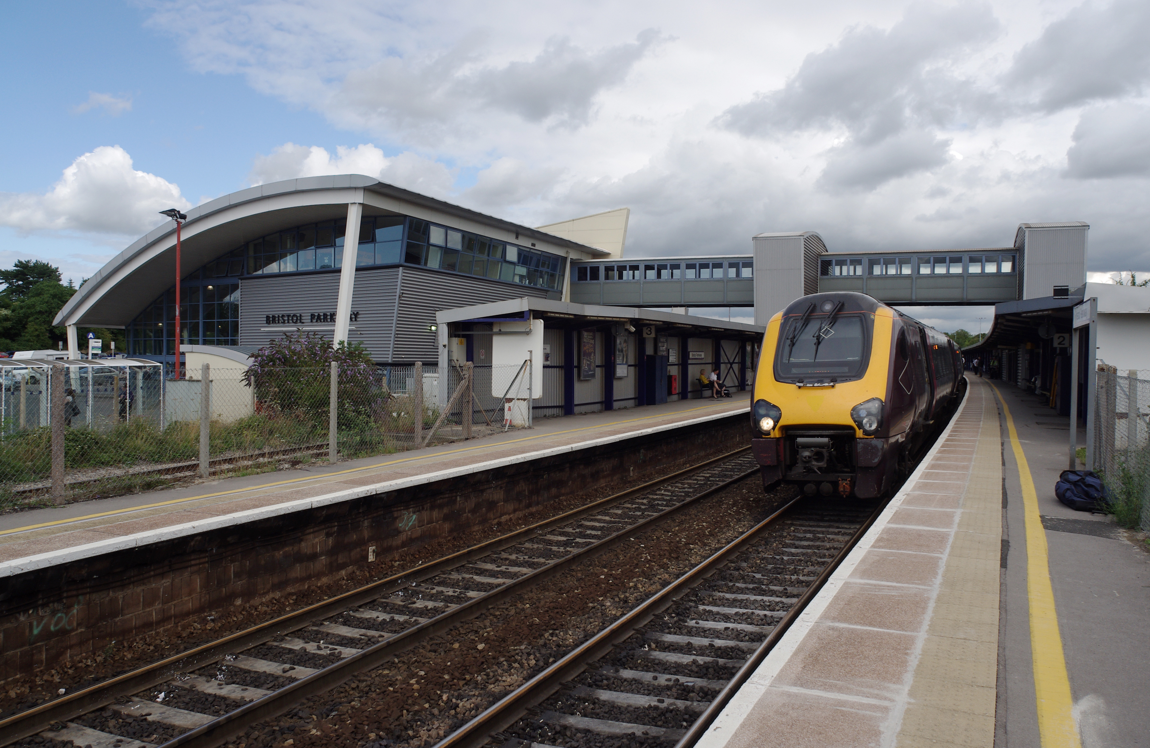 Bristol Parkway railway station MMB 22 220022