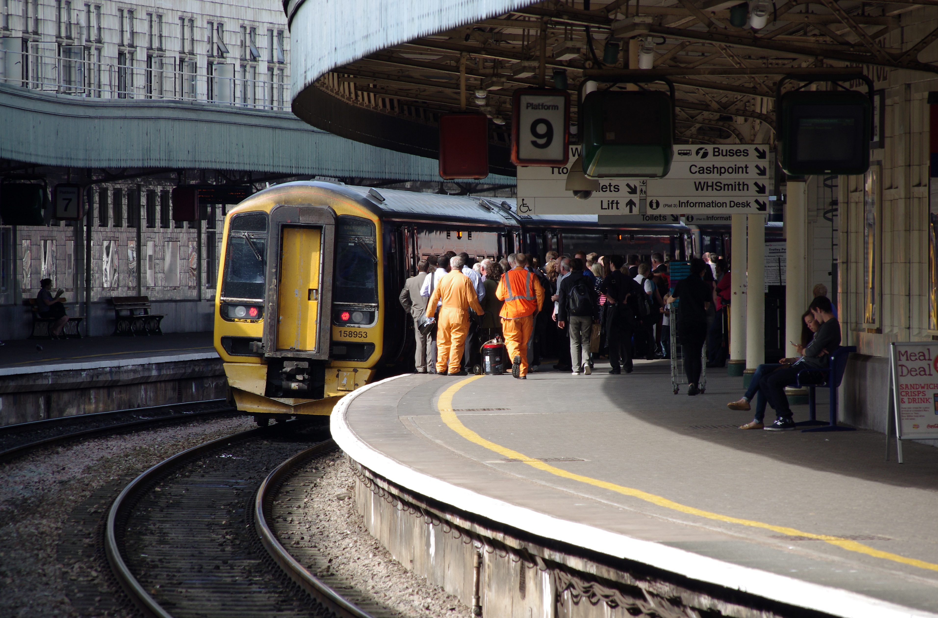 Bristol Temple Meads railway station MMB 90 158953