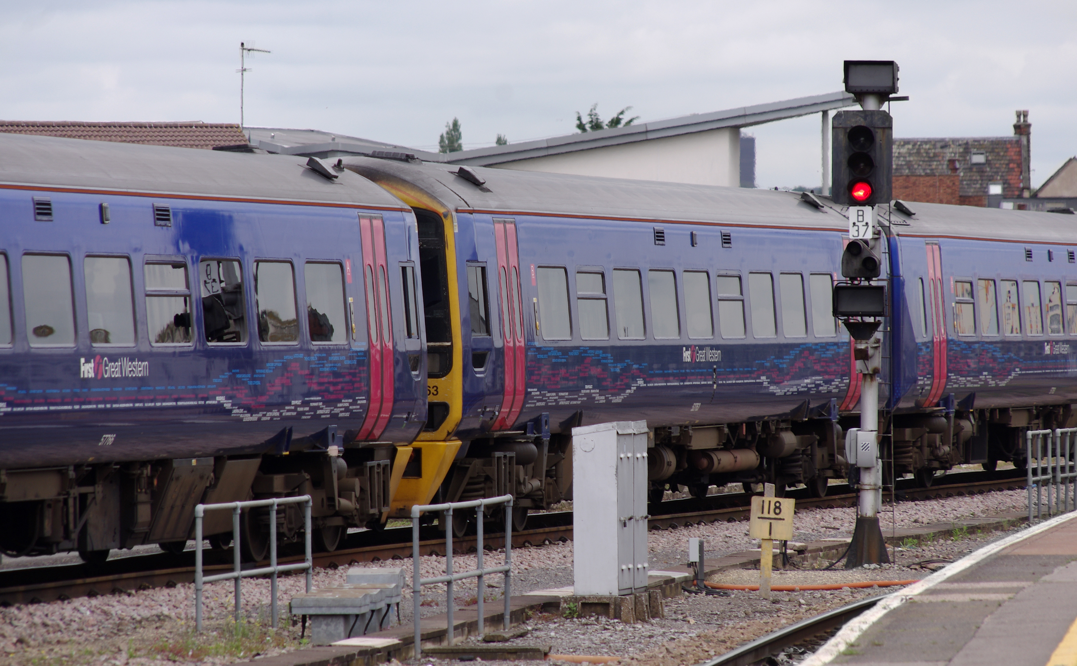 Bristol Temple Meads railway station MMB 91 158766 158763
