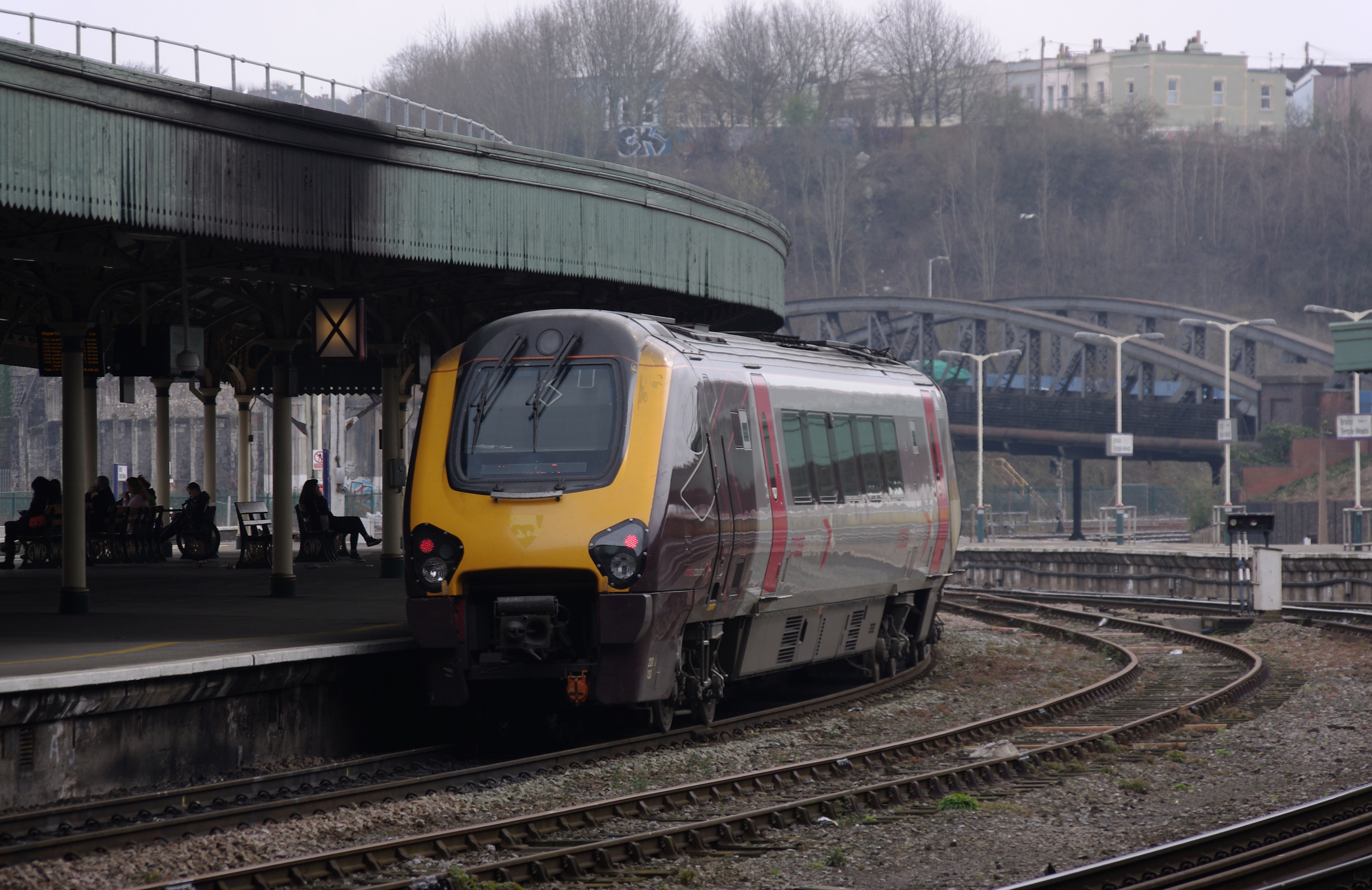 Bristol Temple Meads railway station MMB A1 220033