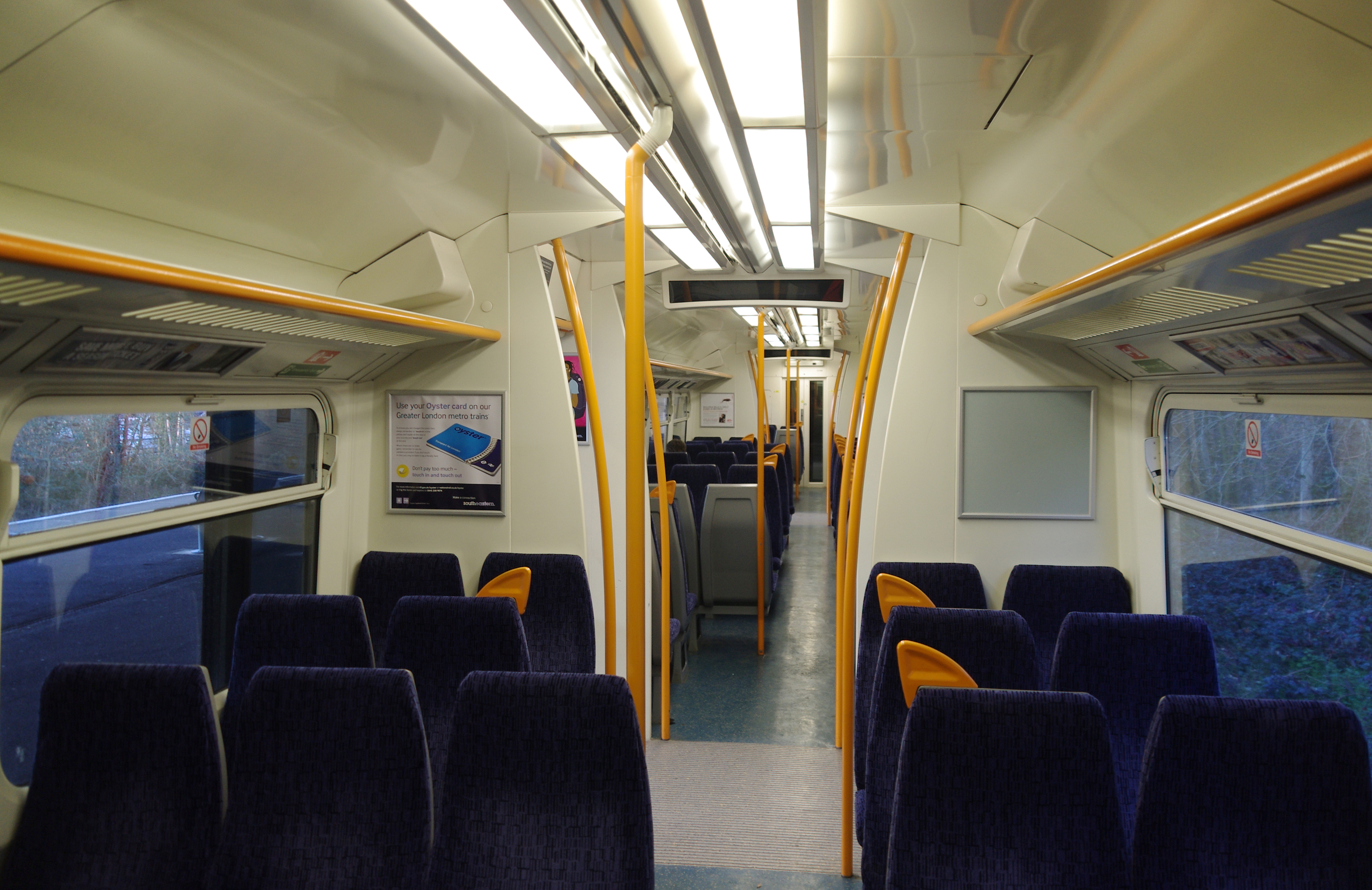 Bromley North railway station MMB 03 465931