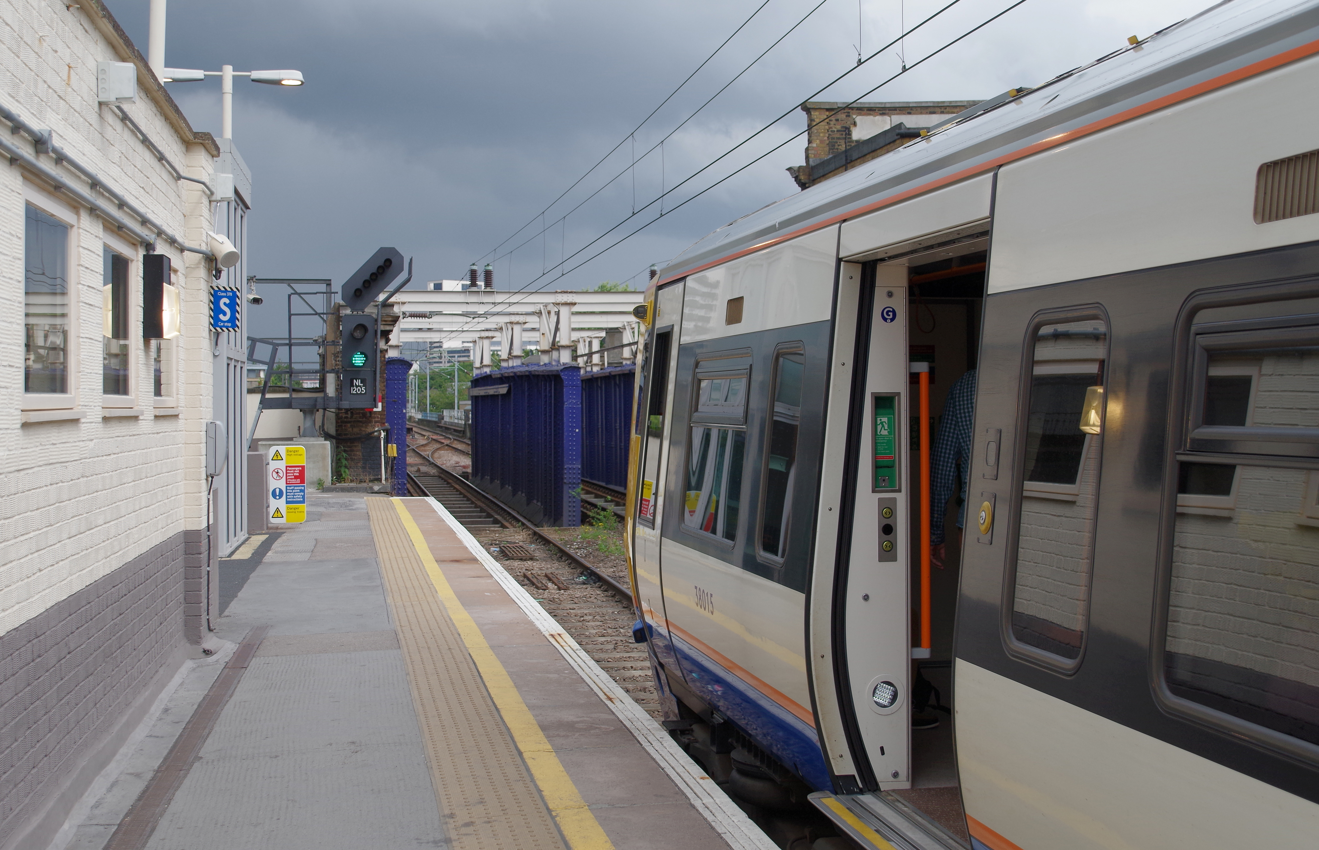 Camden Road railway station MMB 23 378215