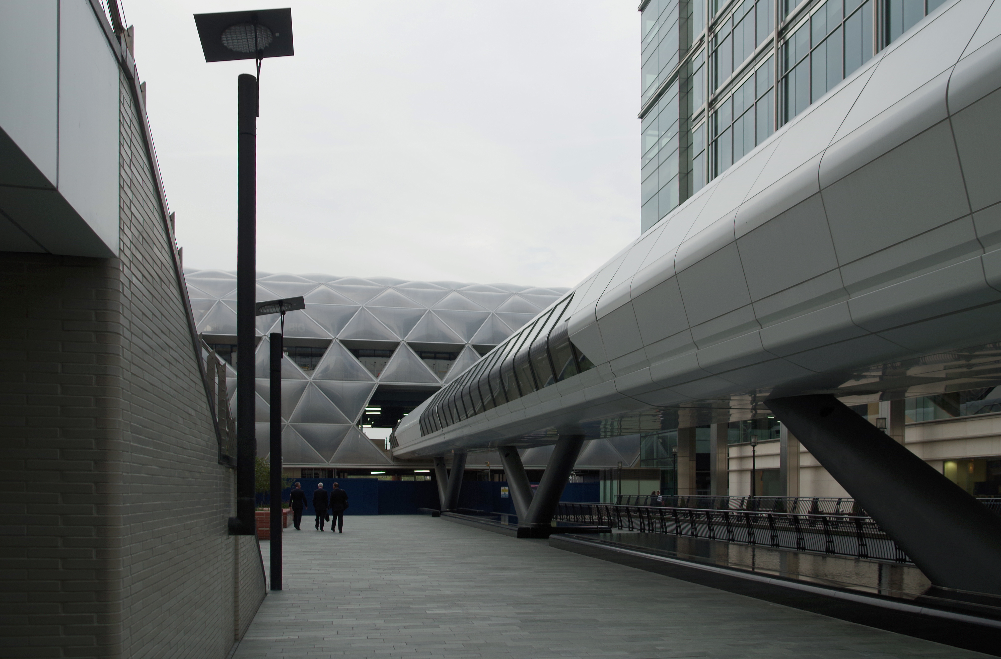 Canary Wharf railway station MMB 05