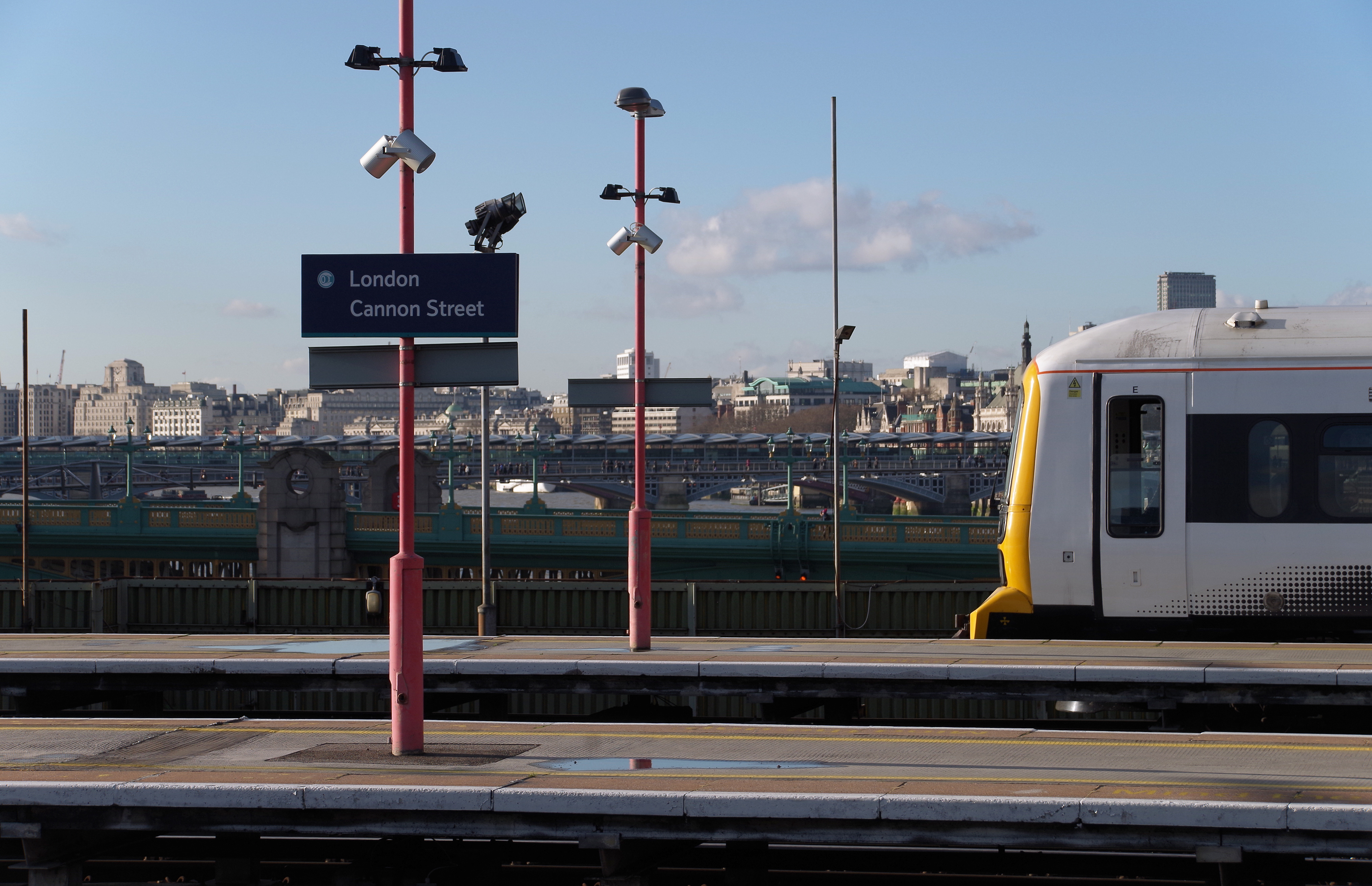 Cannon Street station MMB 07 465012