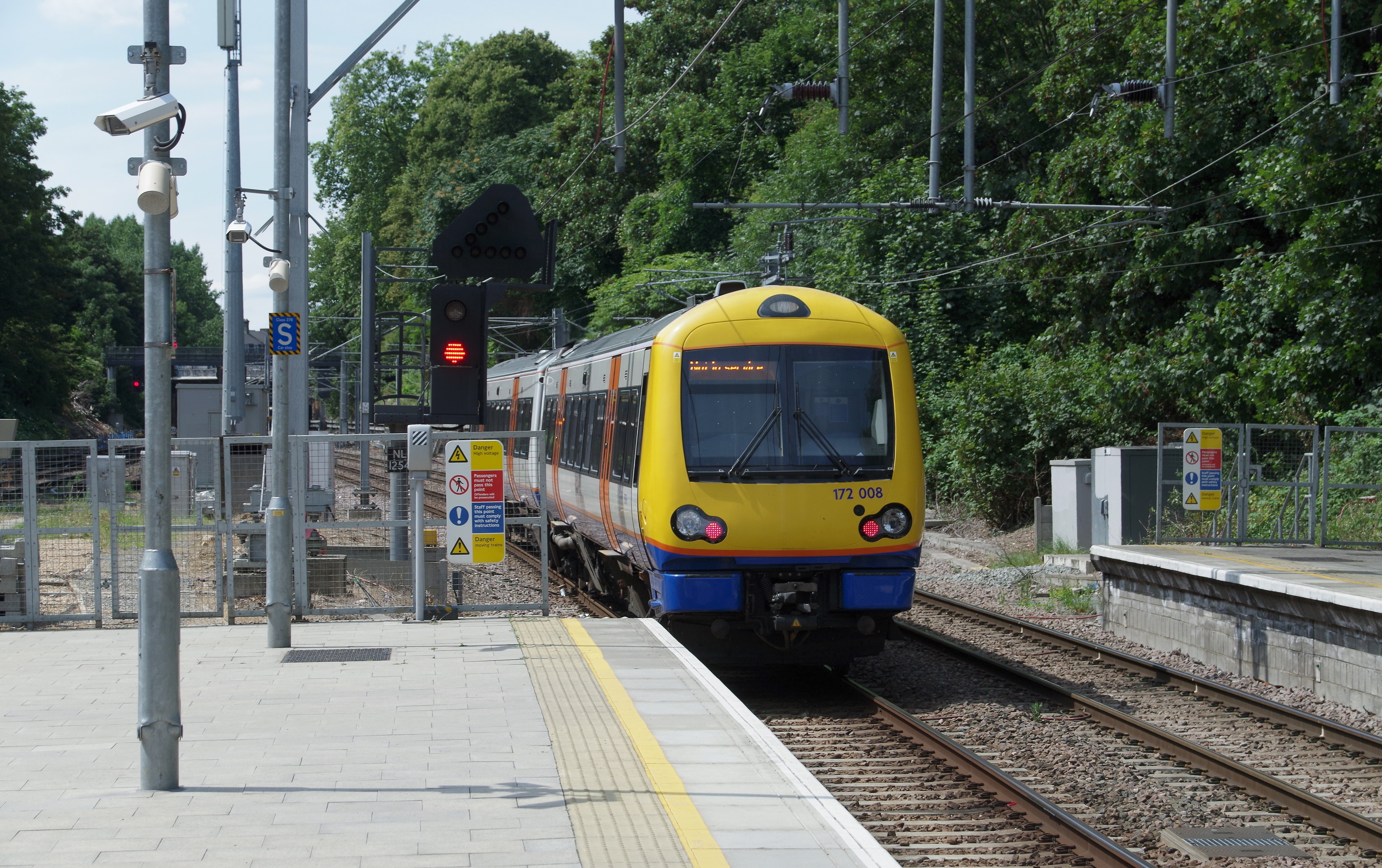 Canonbury railway station MMB 03 172008