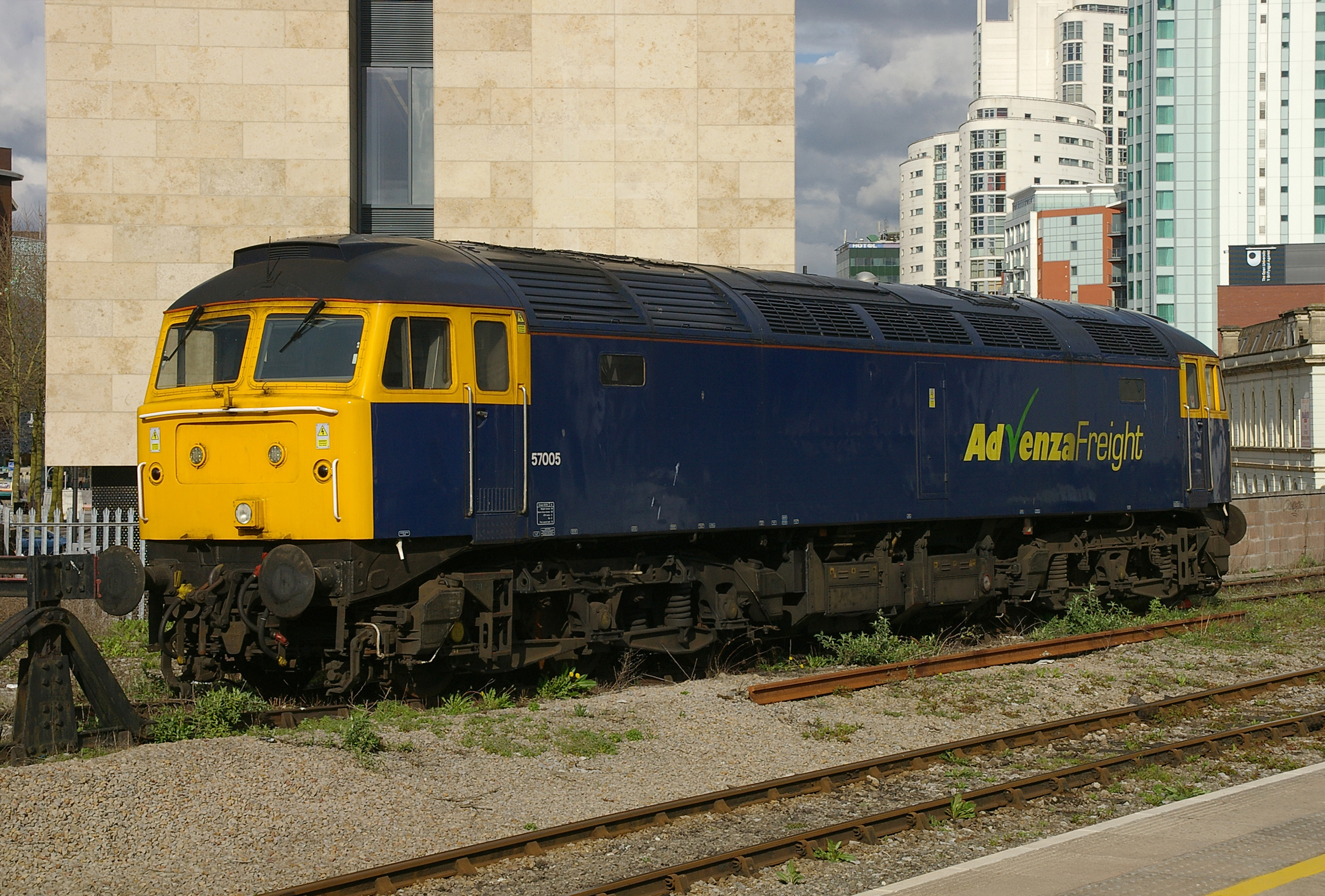 Cardiff Central railway station MMB 18 57005